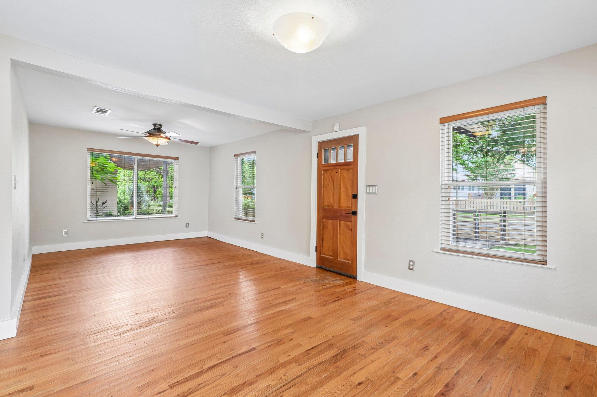 4315 Bellvue Ave Property Photo 5