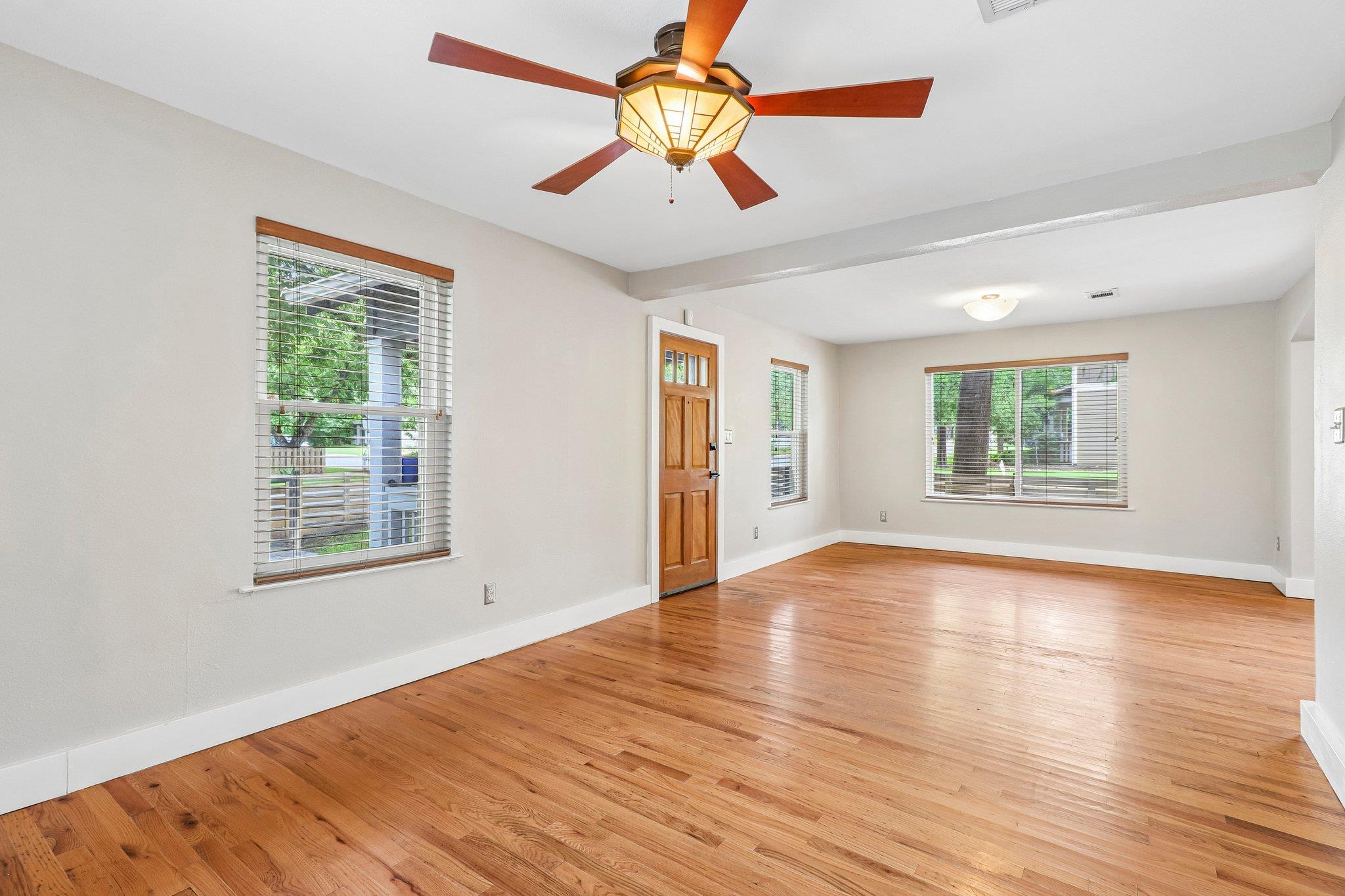 4315 Bellvue Ave Property Photo 6