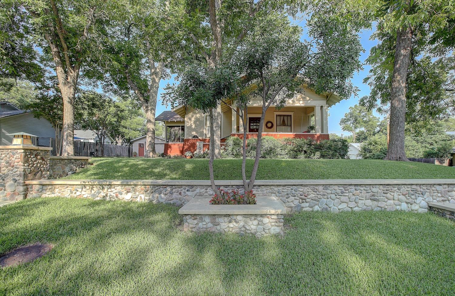 1002 S Elm St Property Photo
