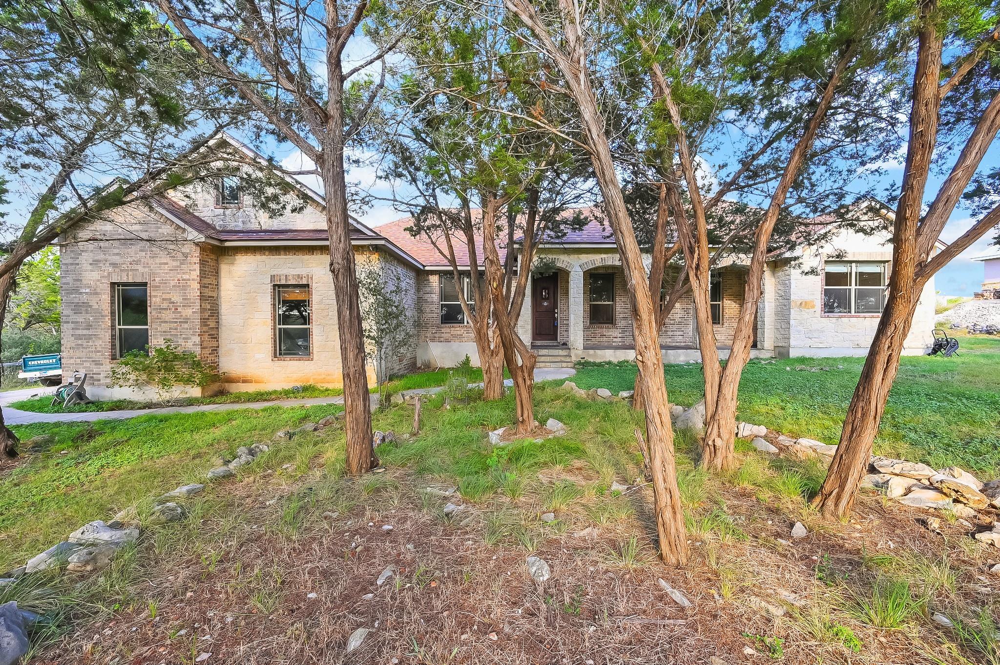 643 Shady Holw Property Photo 1