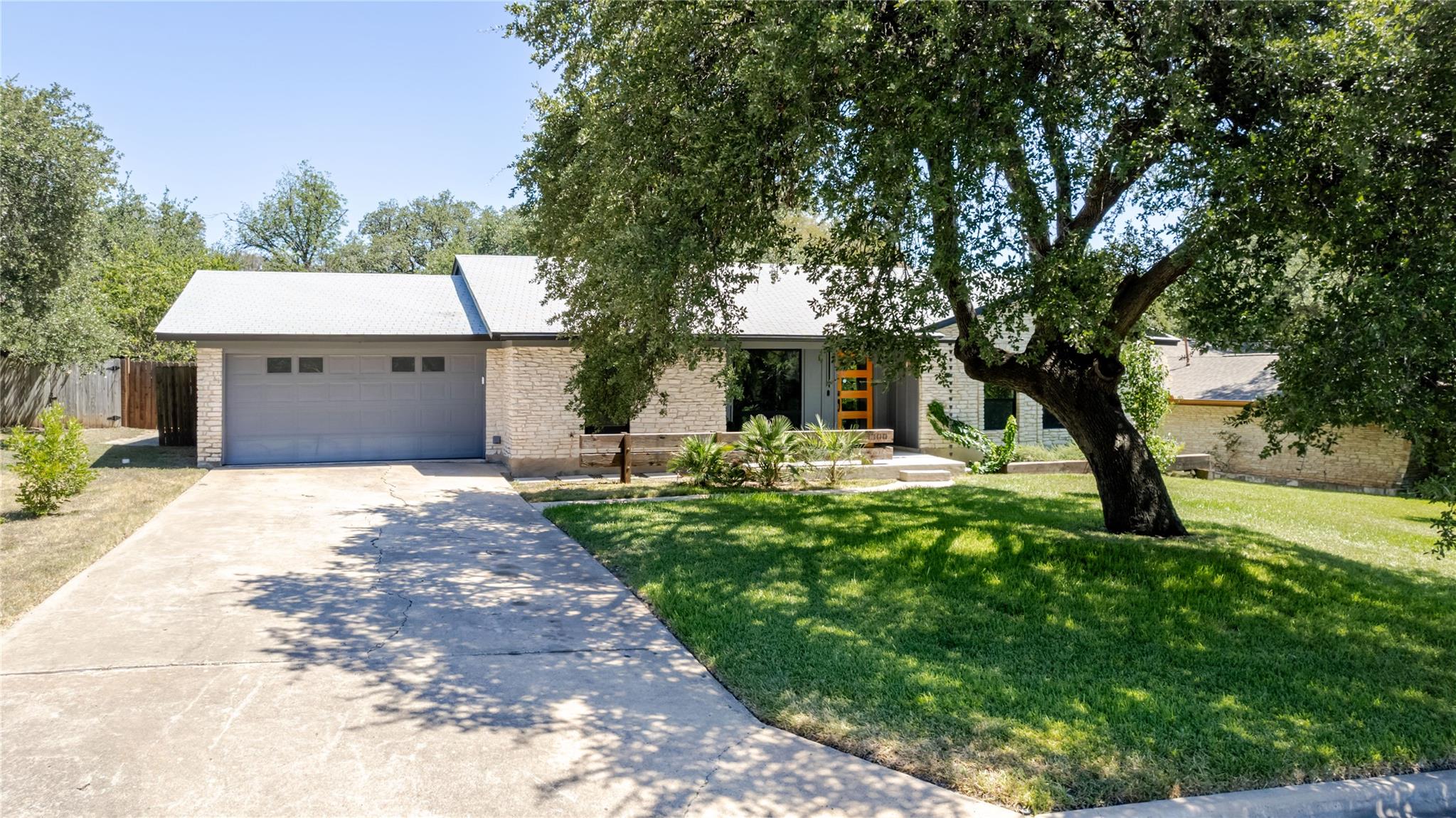 1300 Old Cedar Ln Property Photo 1