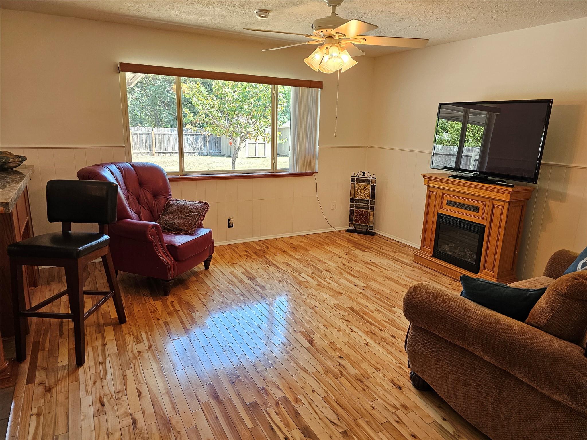 914 Hermitage Dr Property Photo 4