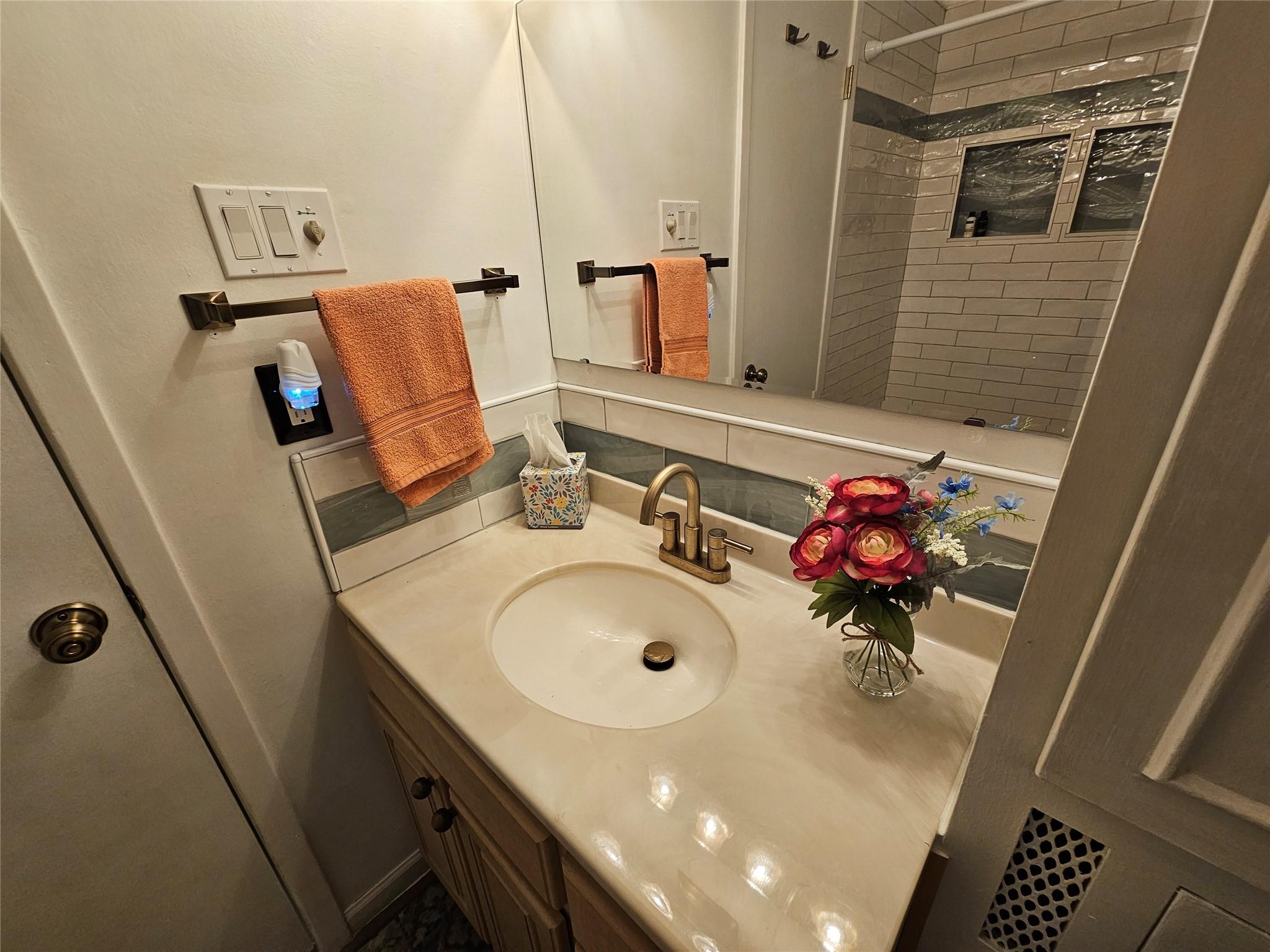 914 Hermitage Dr Property Photo 23