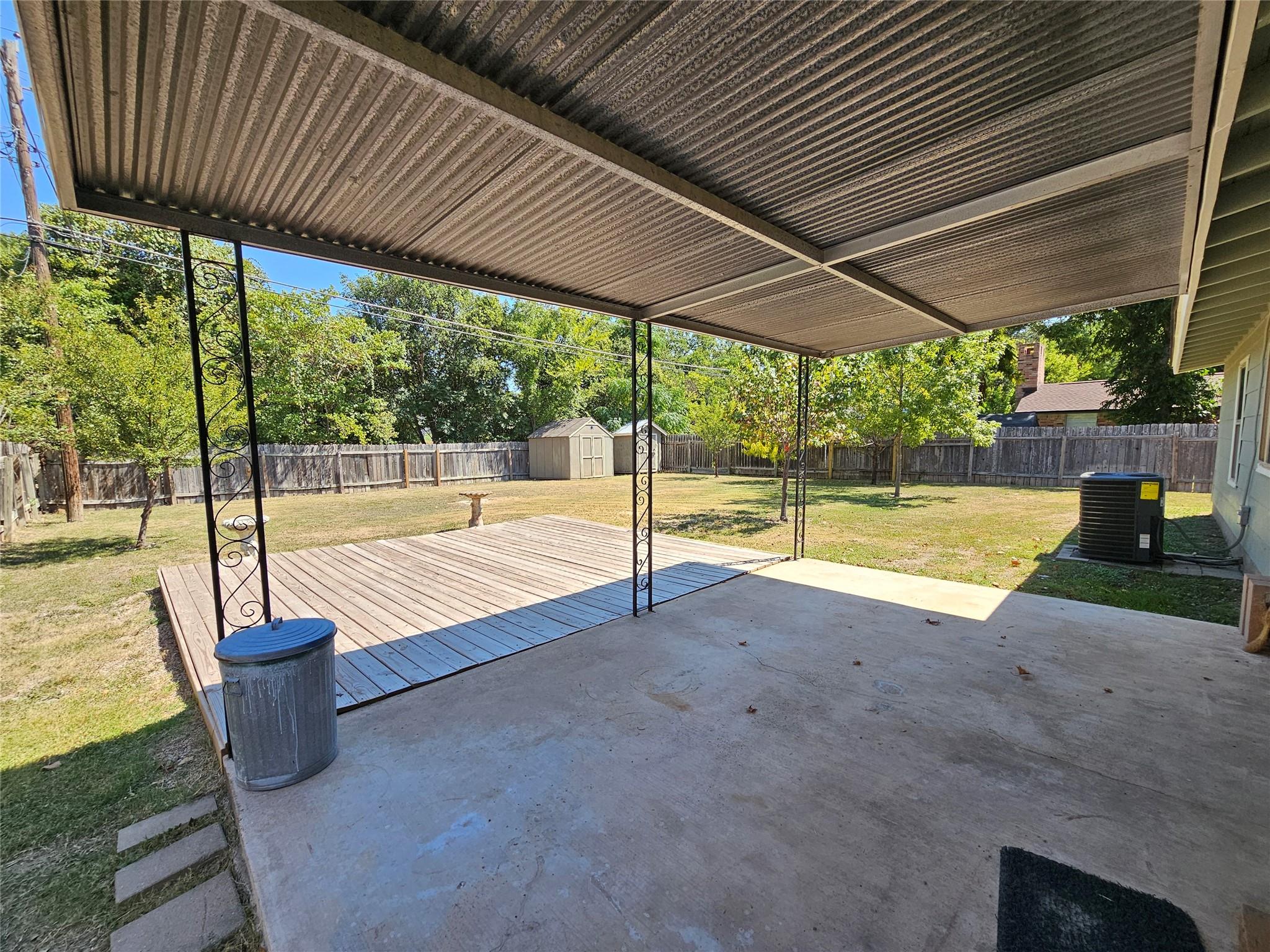 914 Hermitage Dr Property Photo 30