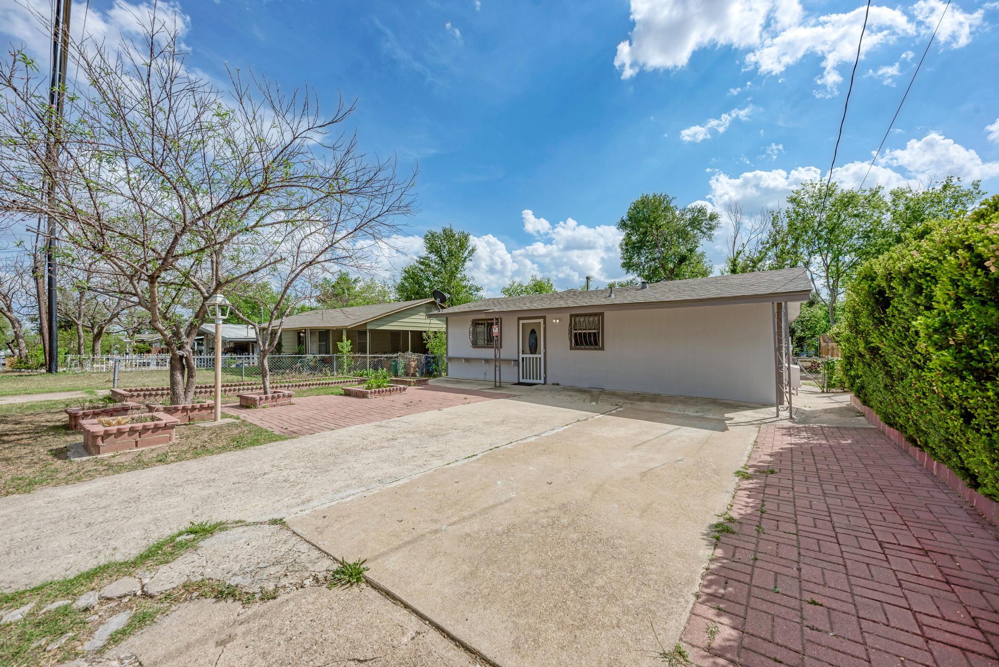 4701 Bandera Rd Property Photo 1