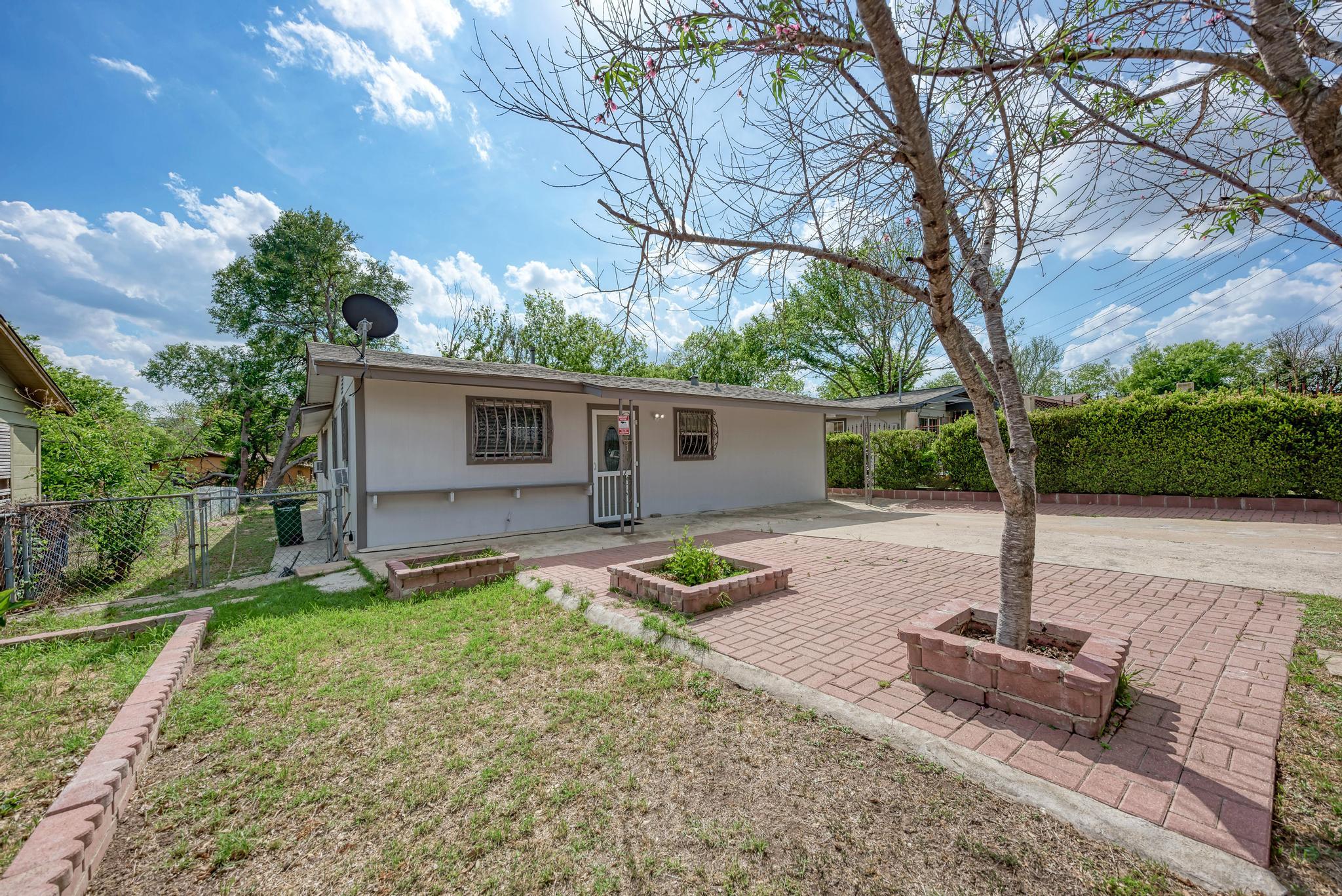 4701 Bandera Rd Property Photo 3