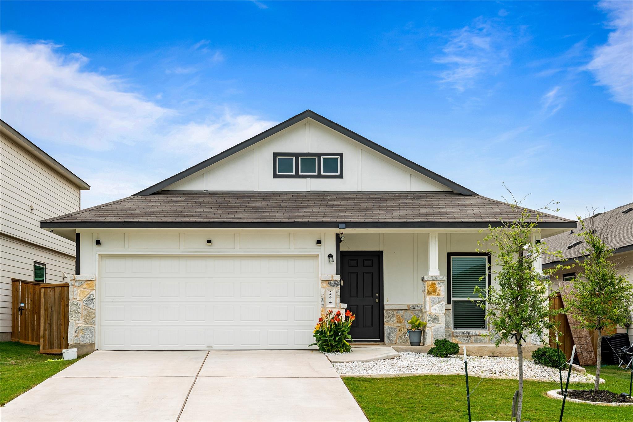 244 Perfect World Loop Property Photo 1