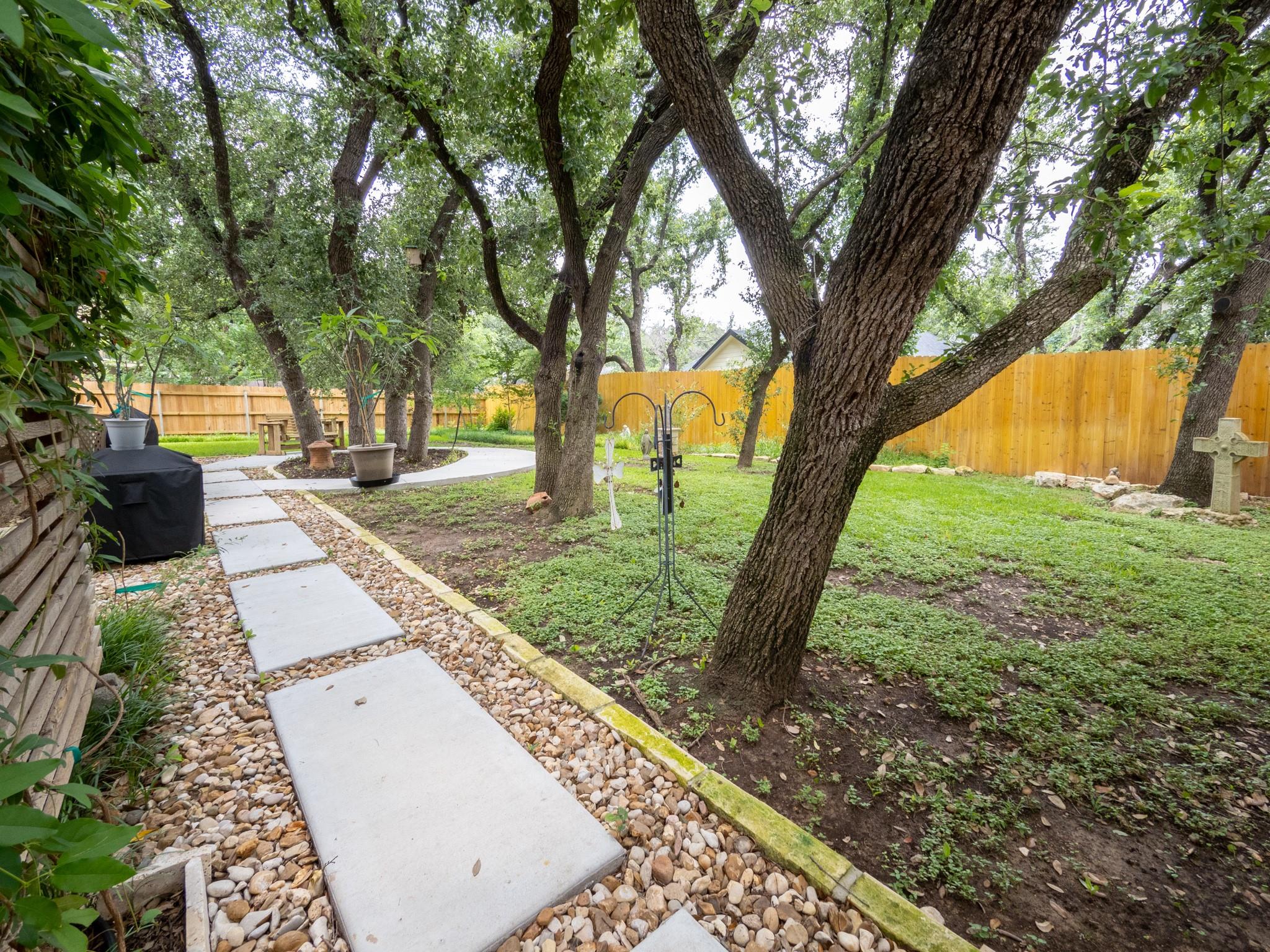 213 Oakwood Dr Property Photo 7