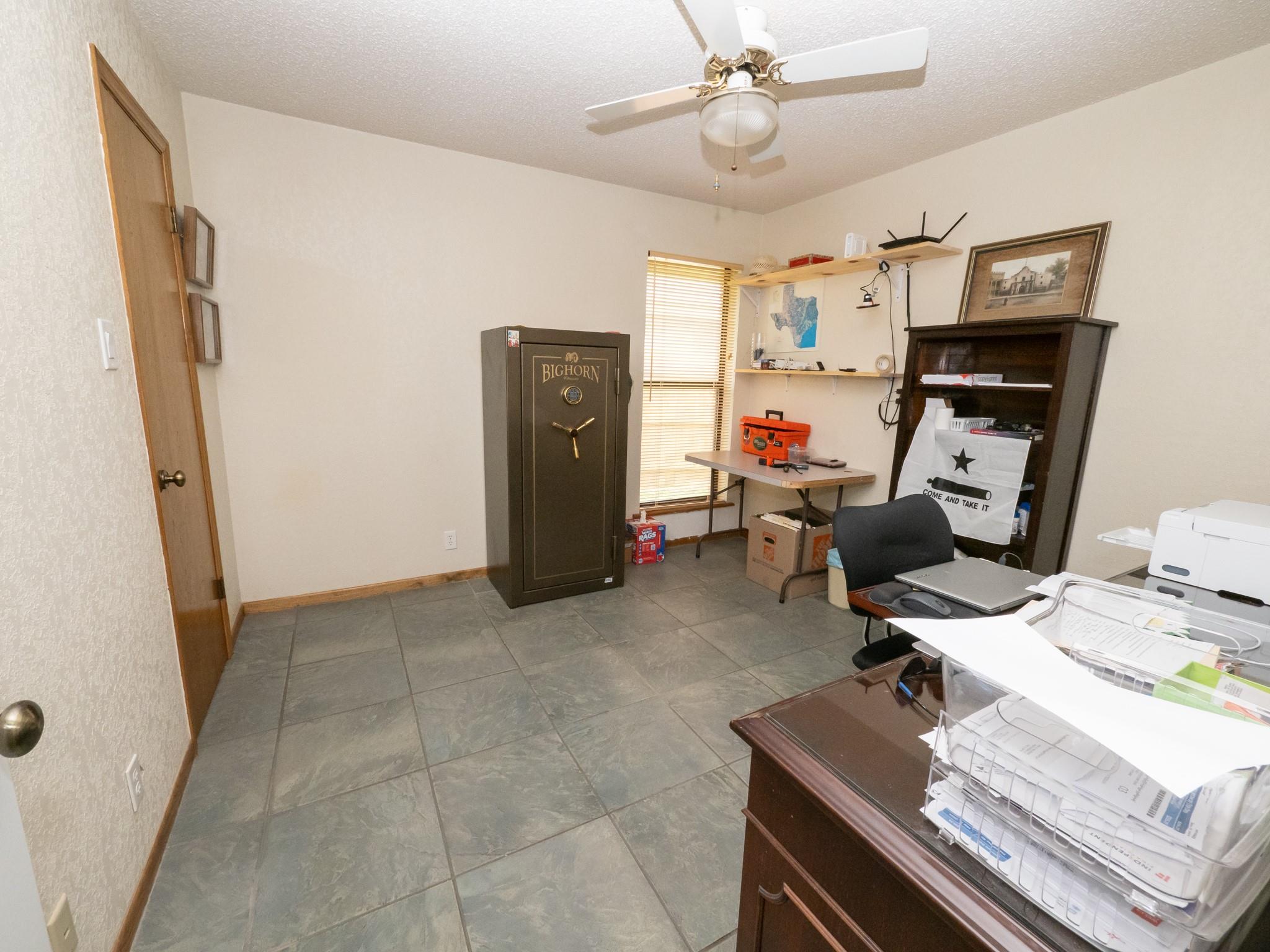 213 Oakwood Dr Property Photo 25