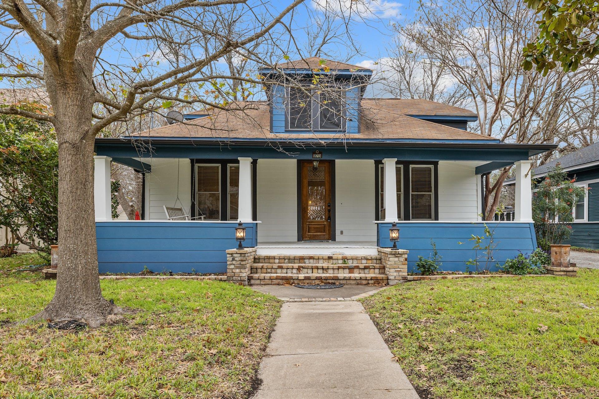 1211 Lexington St Property Photo