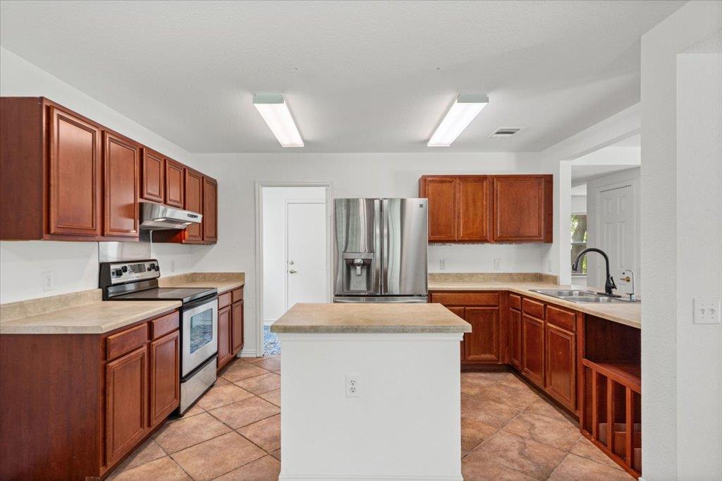 4600 Cottonwood St Property Photo 1