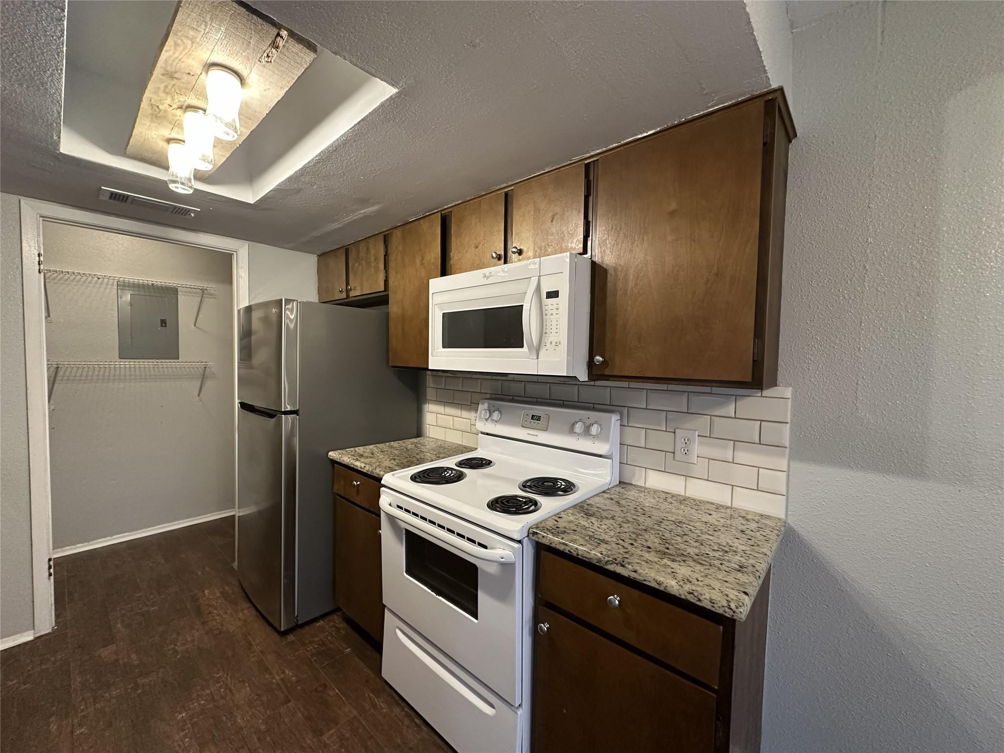 1305 Camp Craft Rd #b Property Photo 3