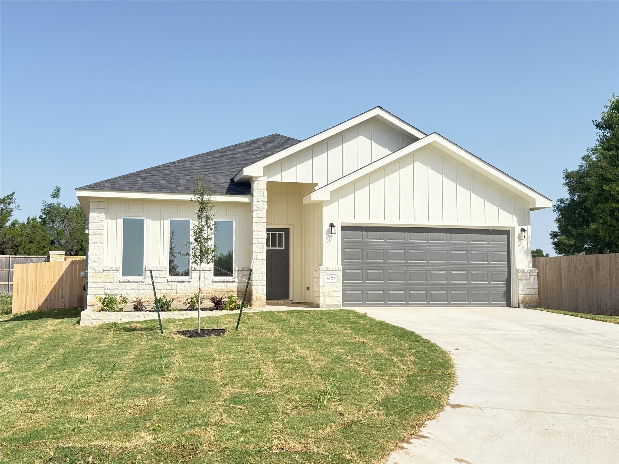4785 Allison Dr Property Photo