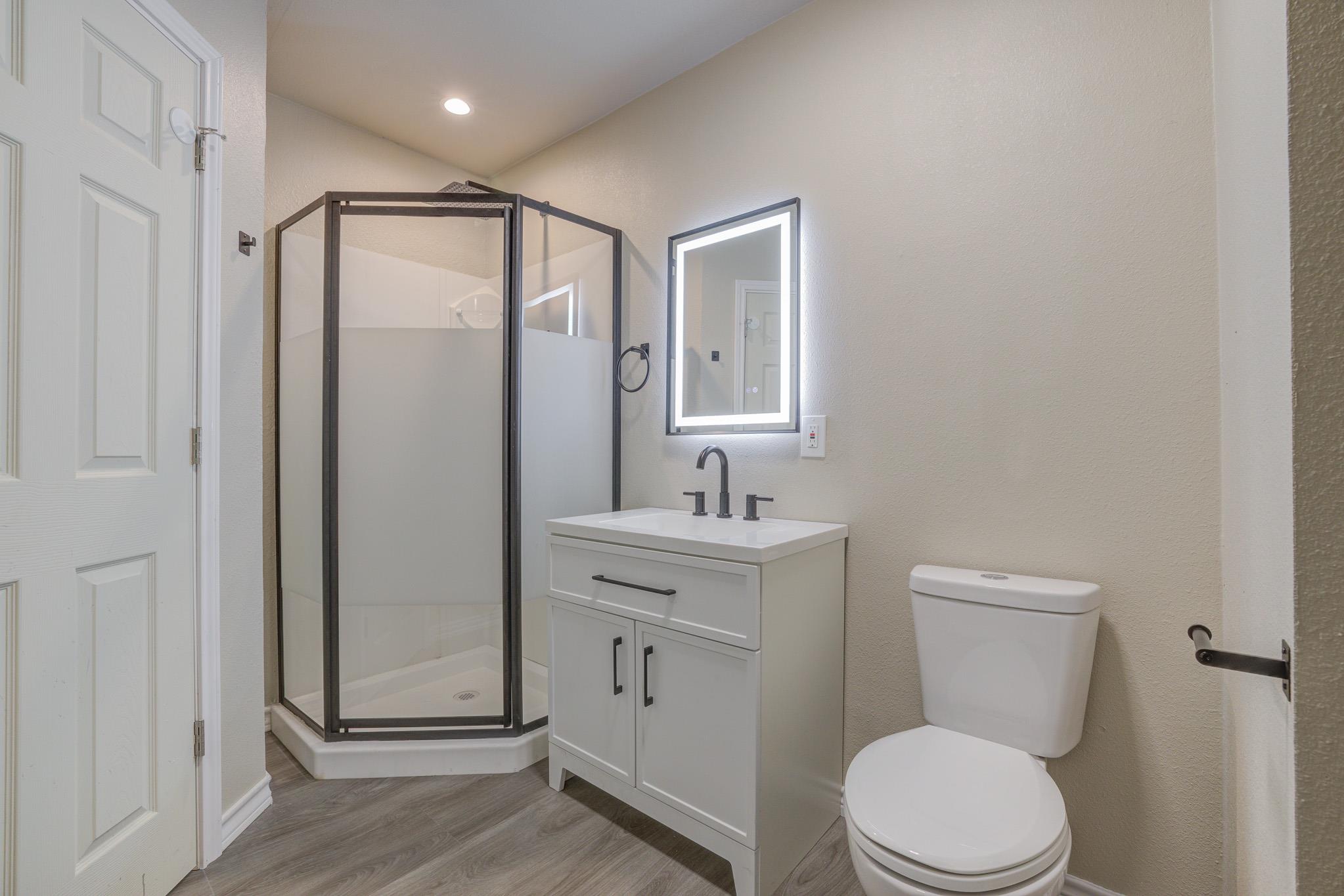 5303 Shady Oaks Cir #b Property Photo 9