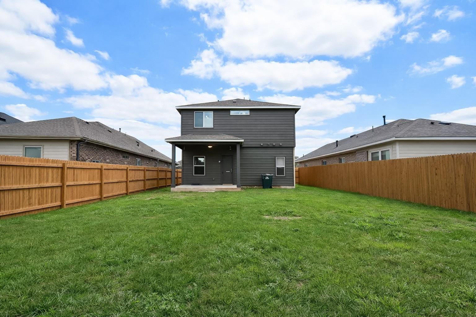 940 Paddock Ln Property Photo 5