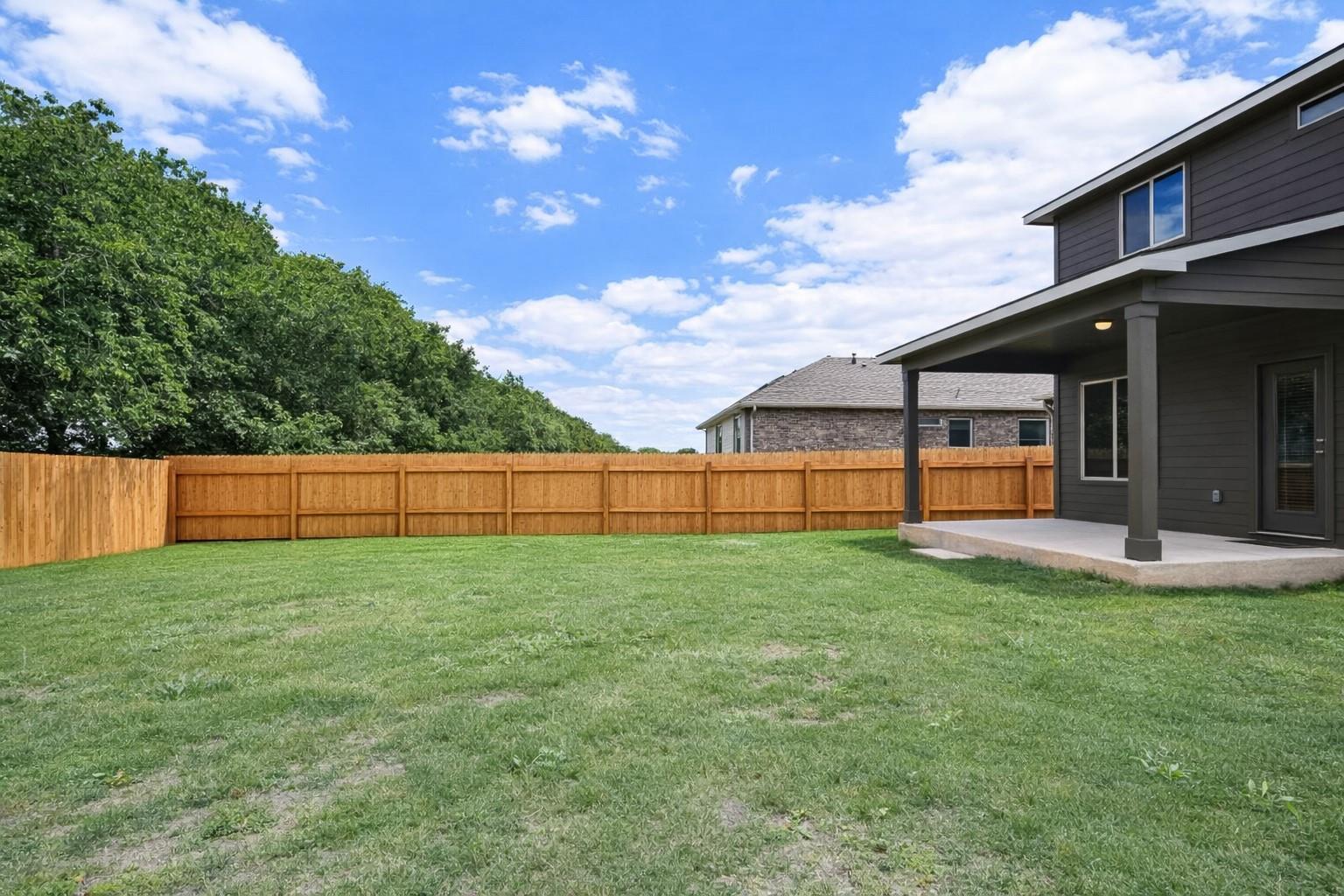 940 Paddock Ln Property Photo 6