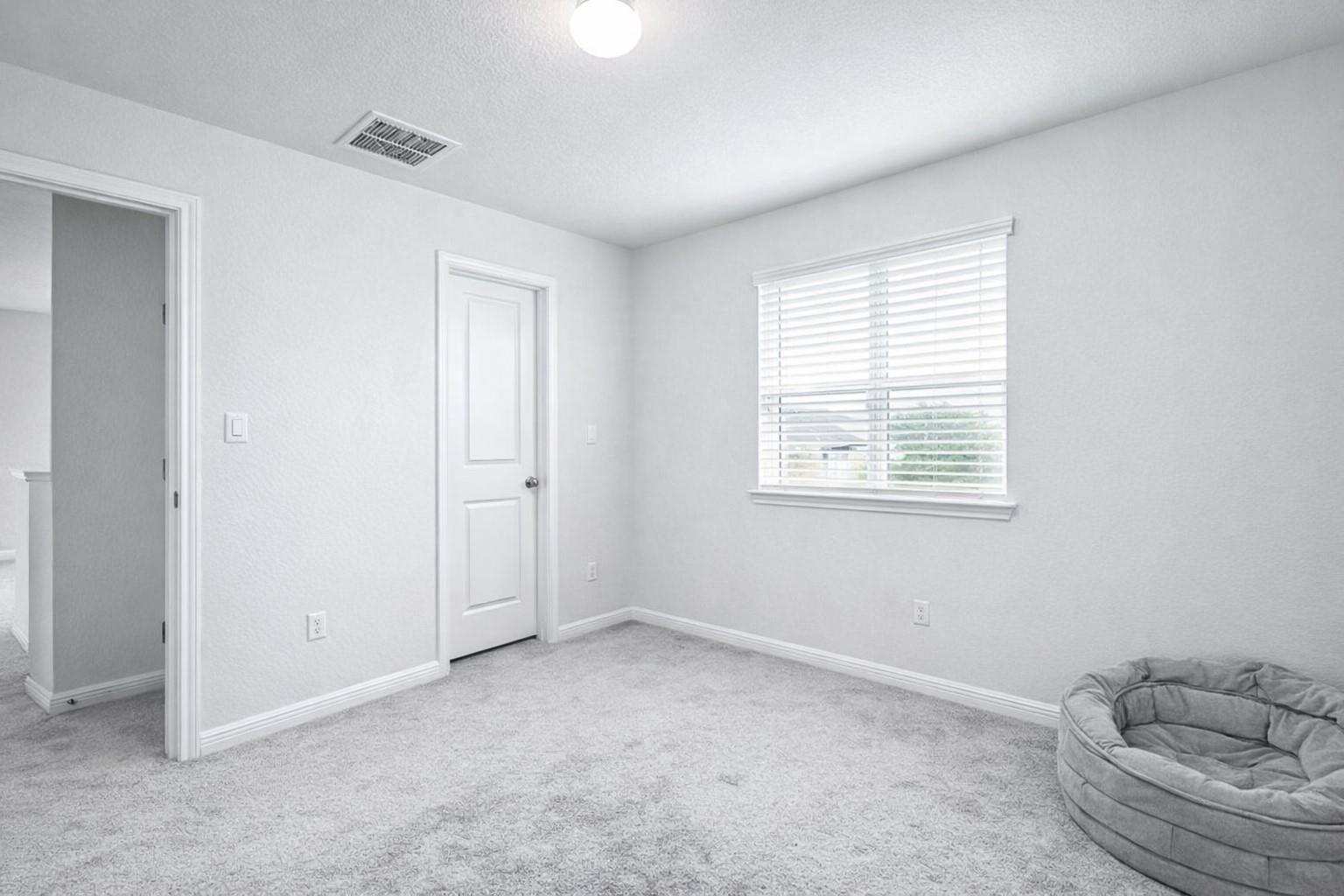 940 Paddock Ln Property Photo 26