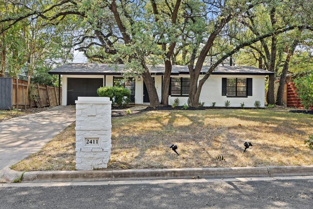 2411 S 6th St Property Photo 1