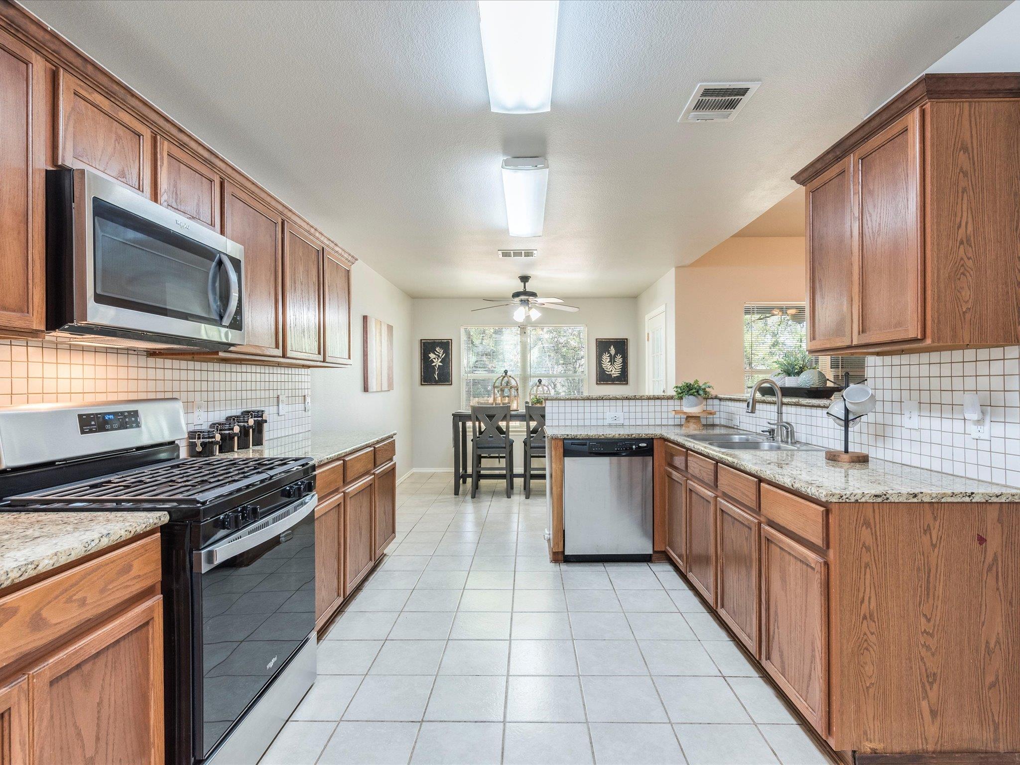 1513 Hawk Dr Property Photo 3