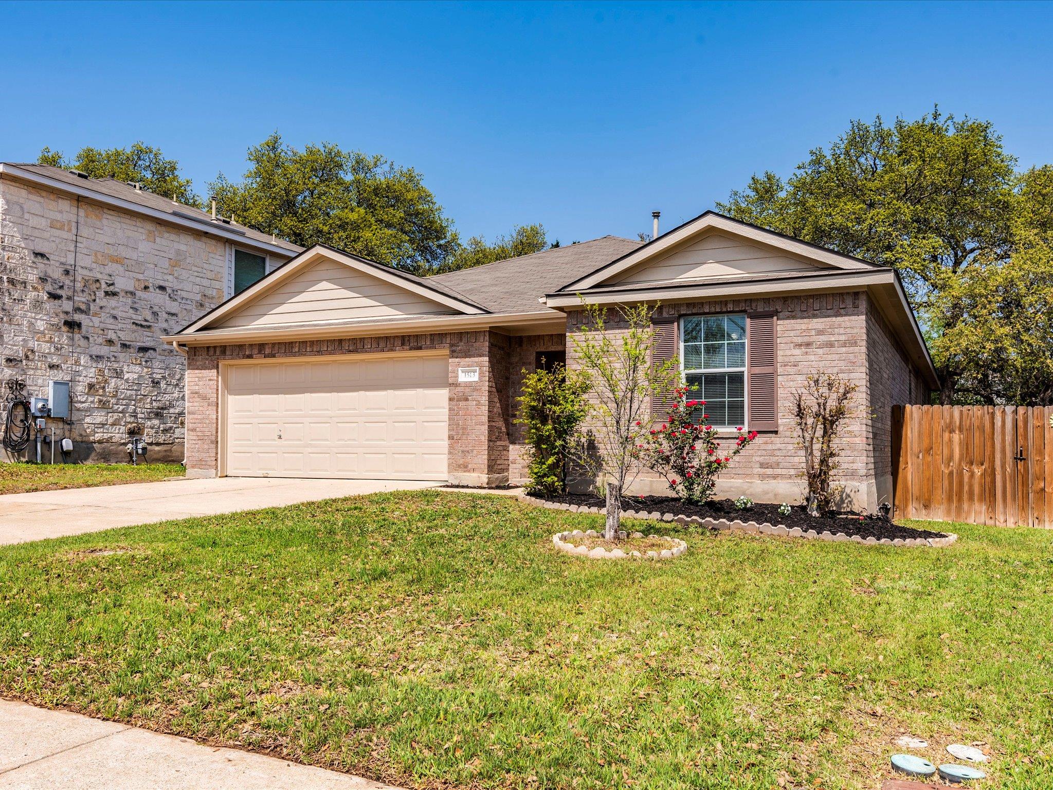 1513 Hawk Dr Property Photo 6