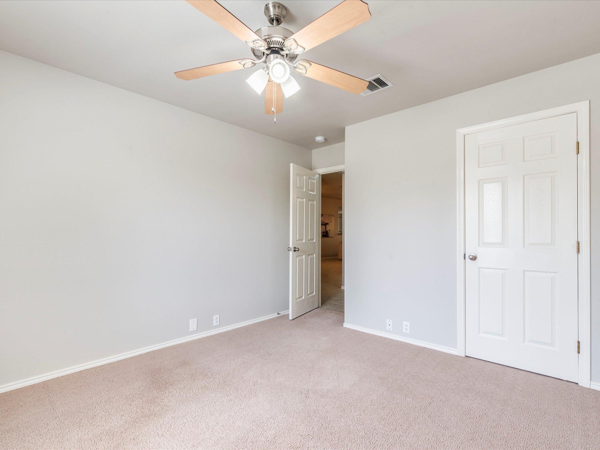1513 Hawk Dr Property Photo 21