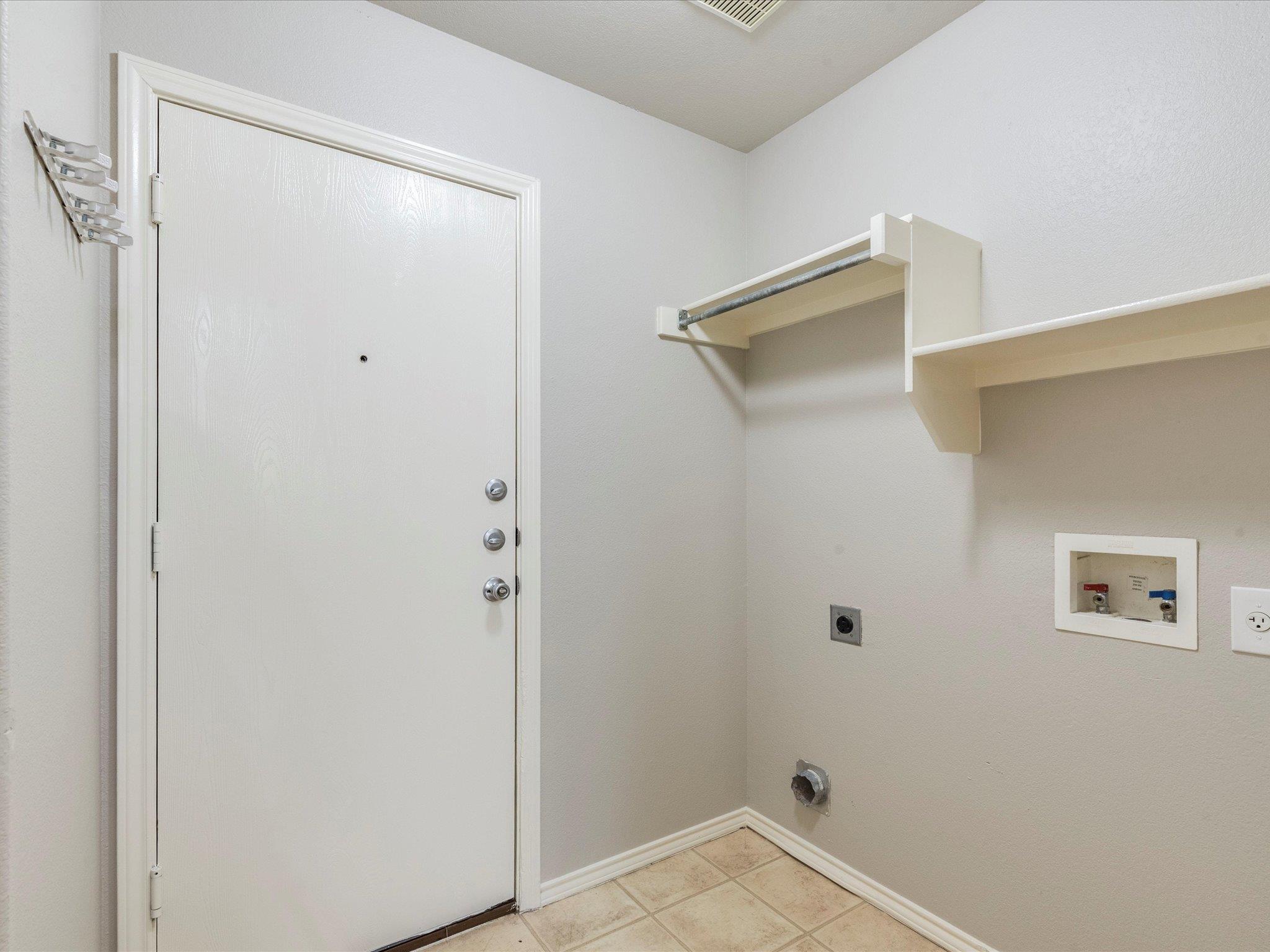 1513 Hawk Dr Property Photo 25