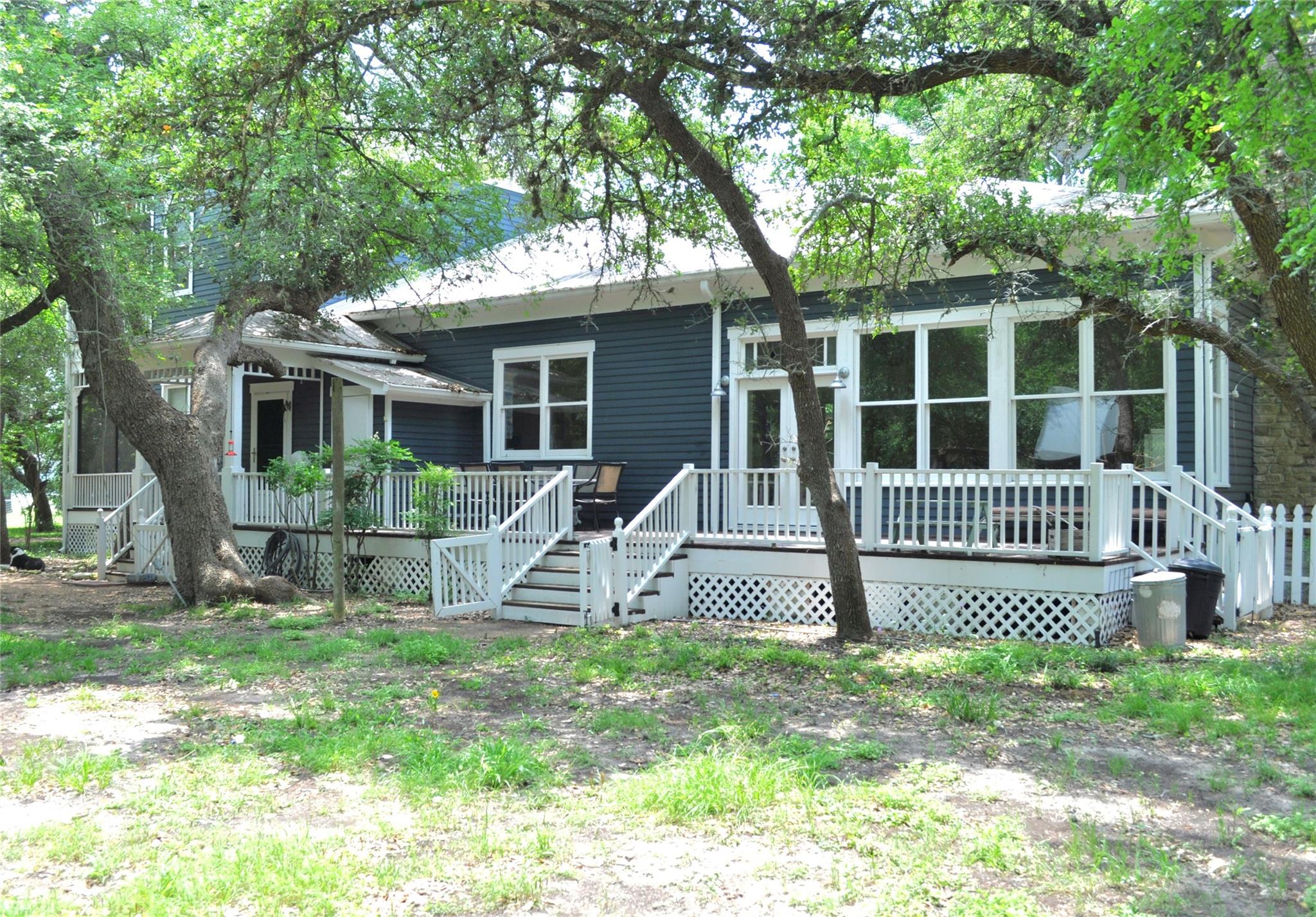 8904 Mariposa Ln Property Photo 11