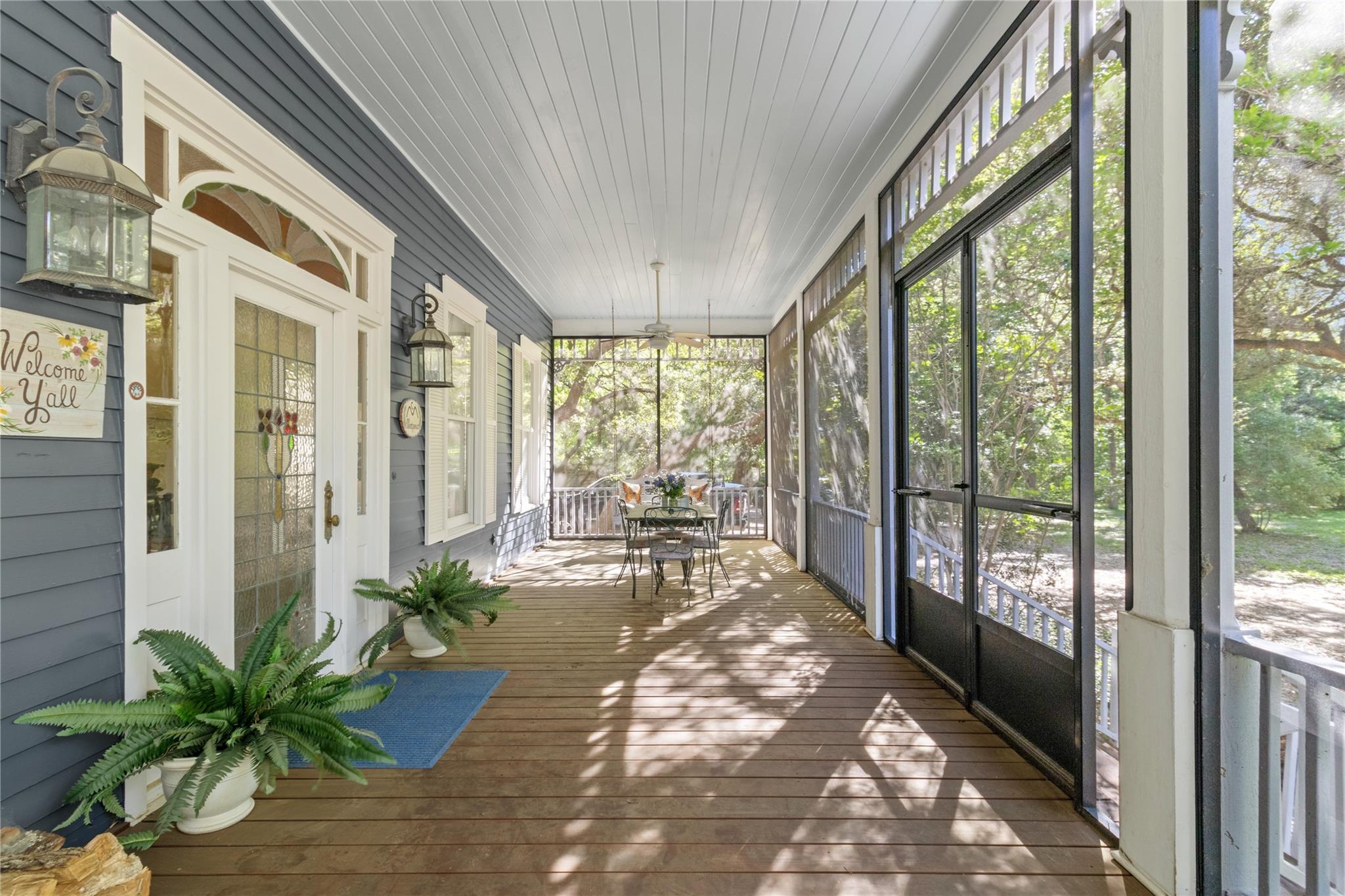8904 Mariposa Ln Property Photo 14