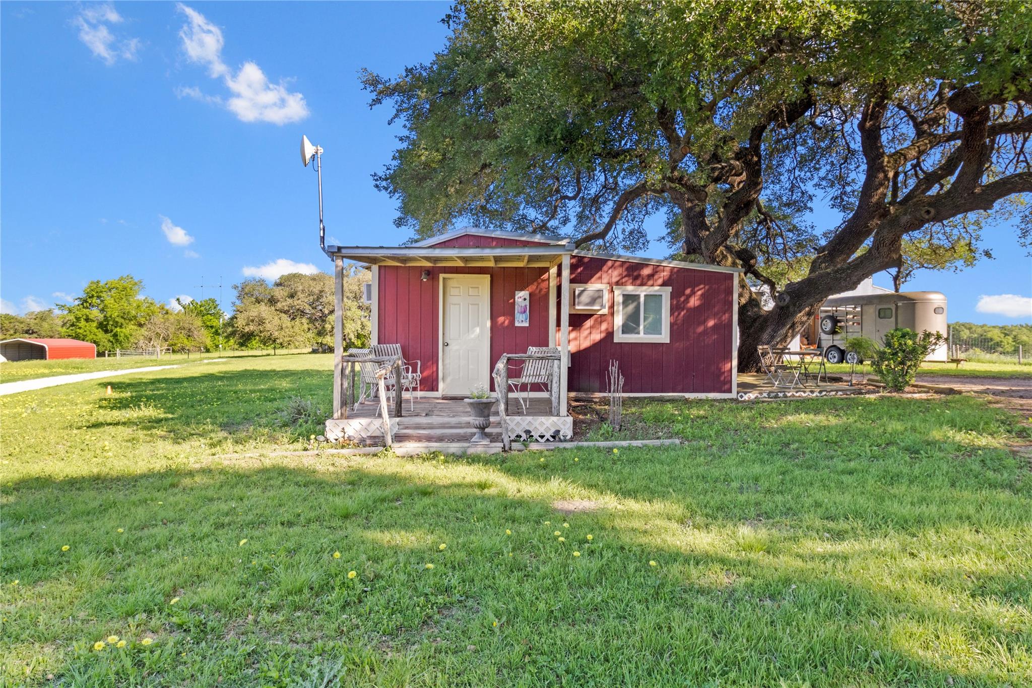 8904 Mariposa Ln Property Photo 36