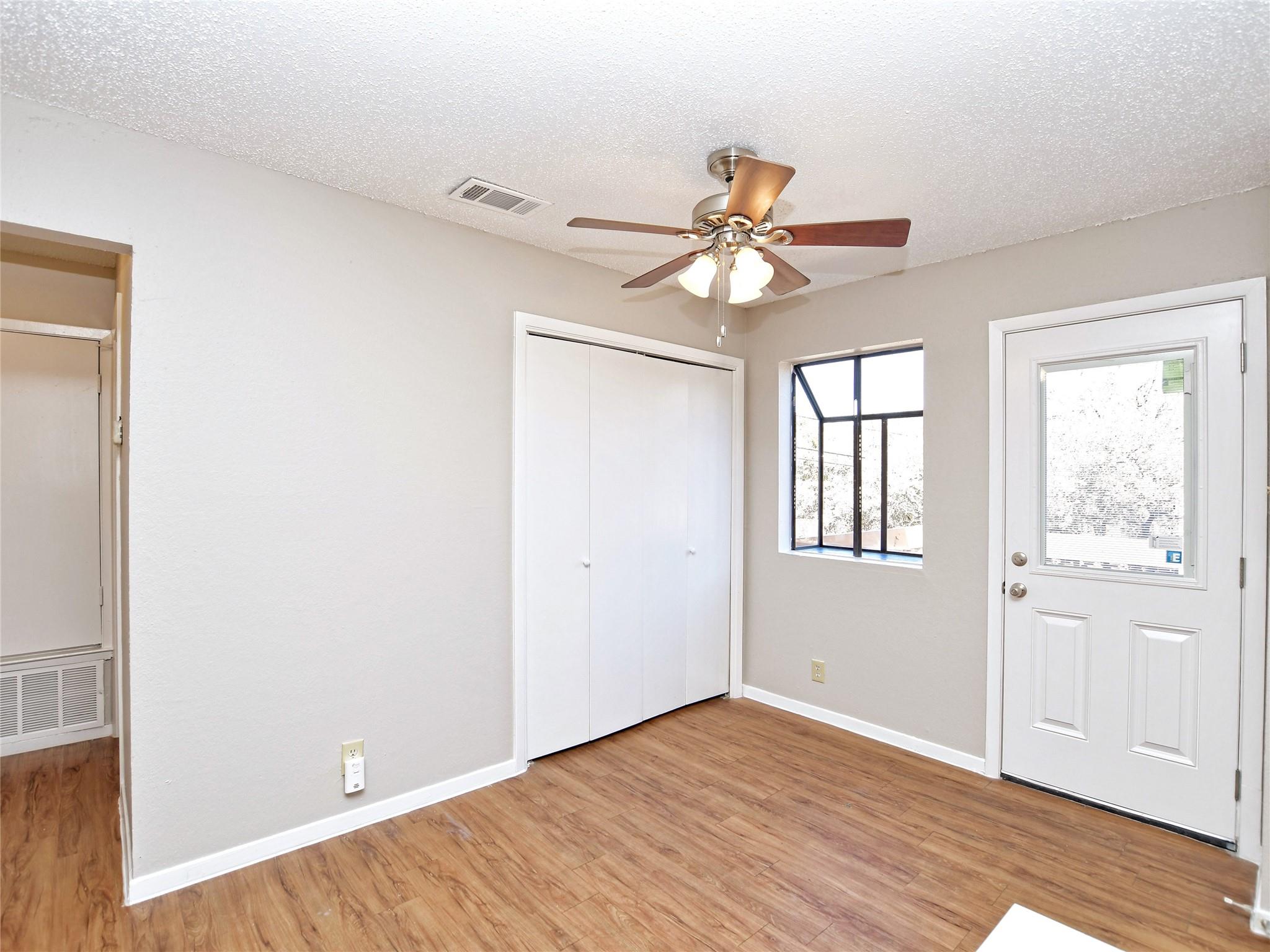 301 Algerita Dr #d Property Photo 8