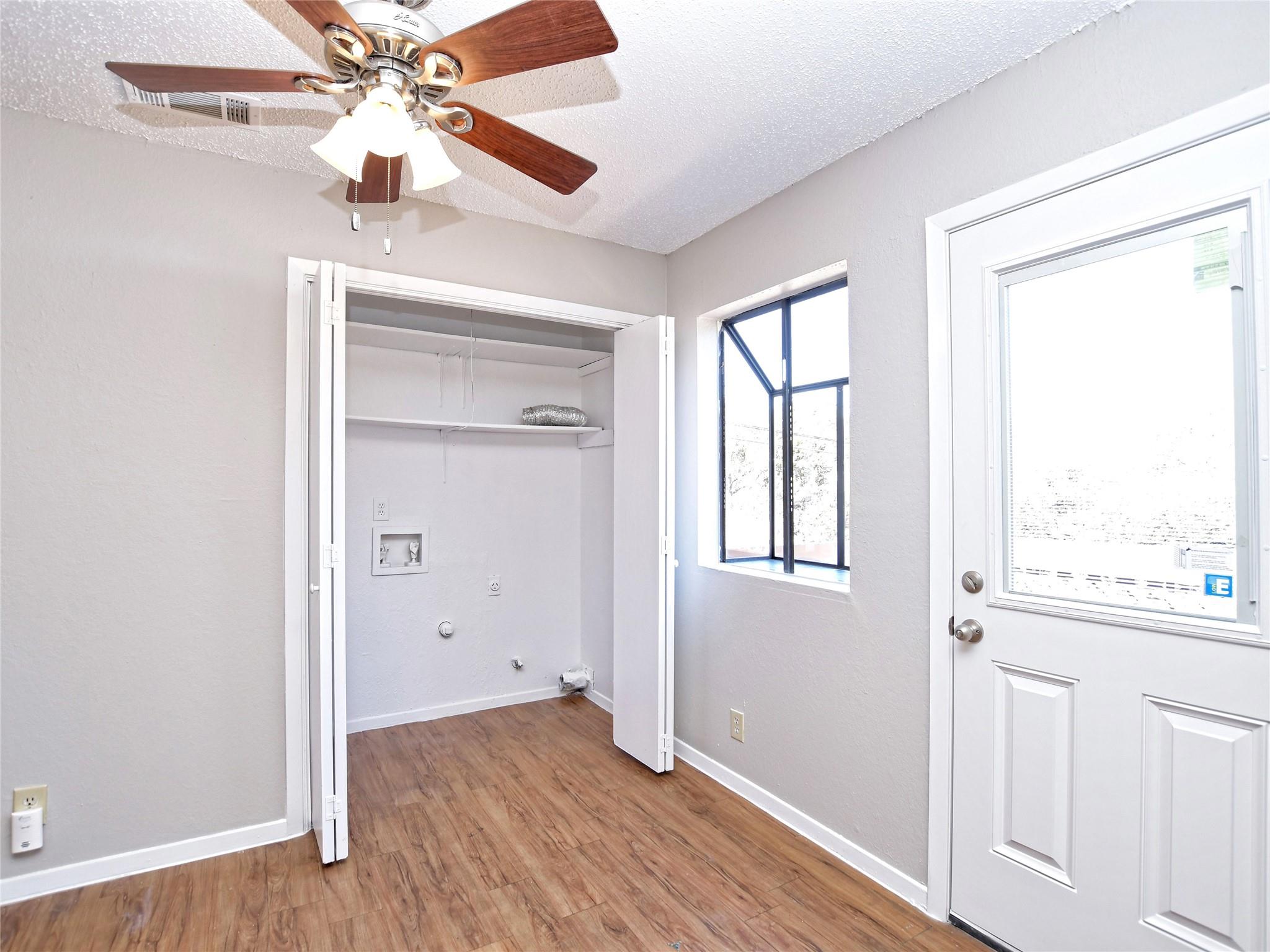 301 Algerita Dr #d Property Photo 9