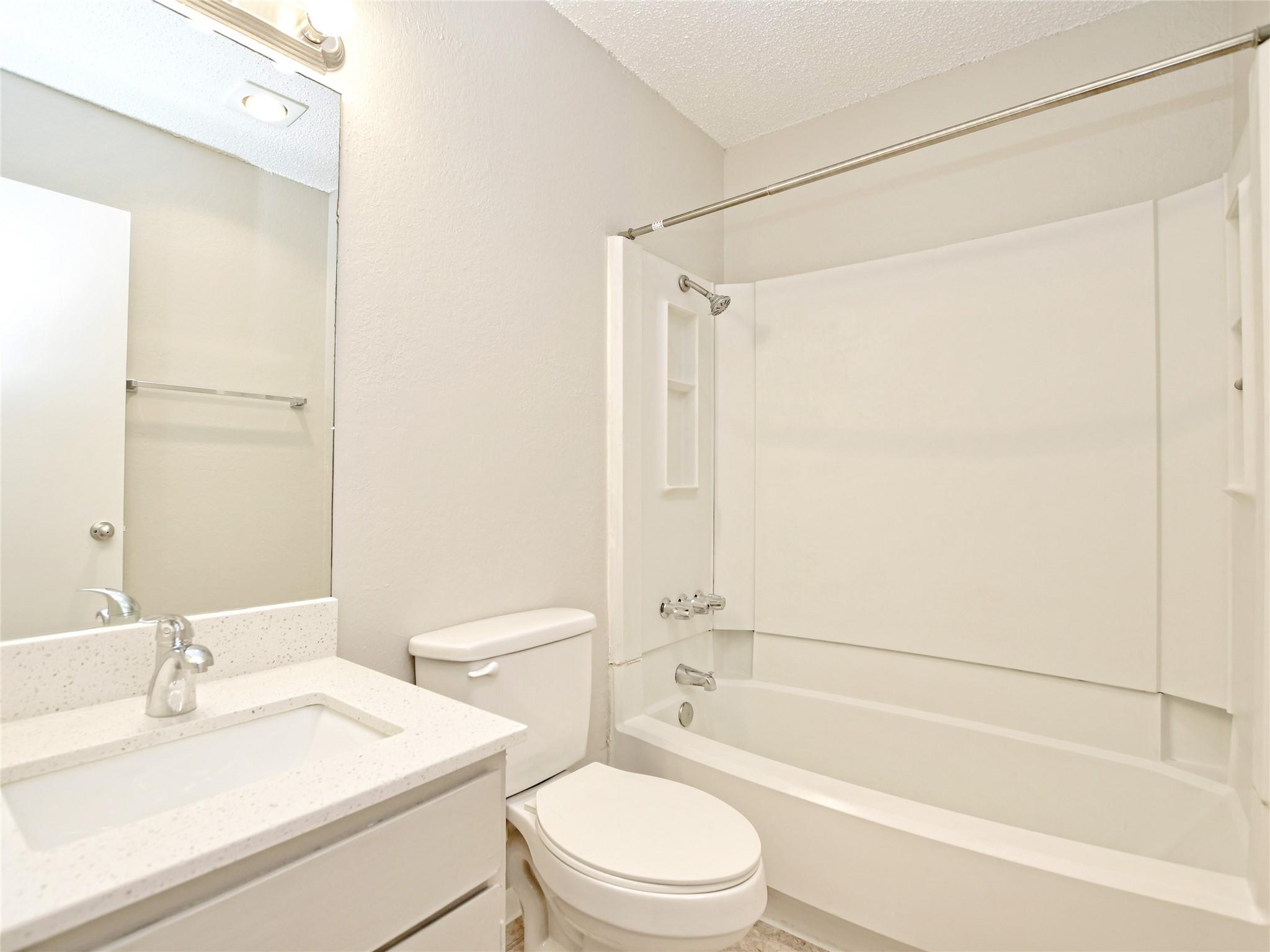 301 Algerita Dr #d Property Photo 14