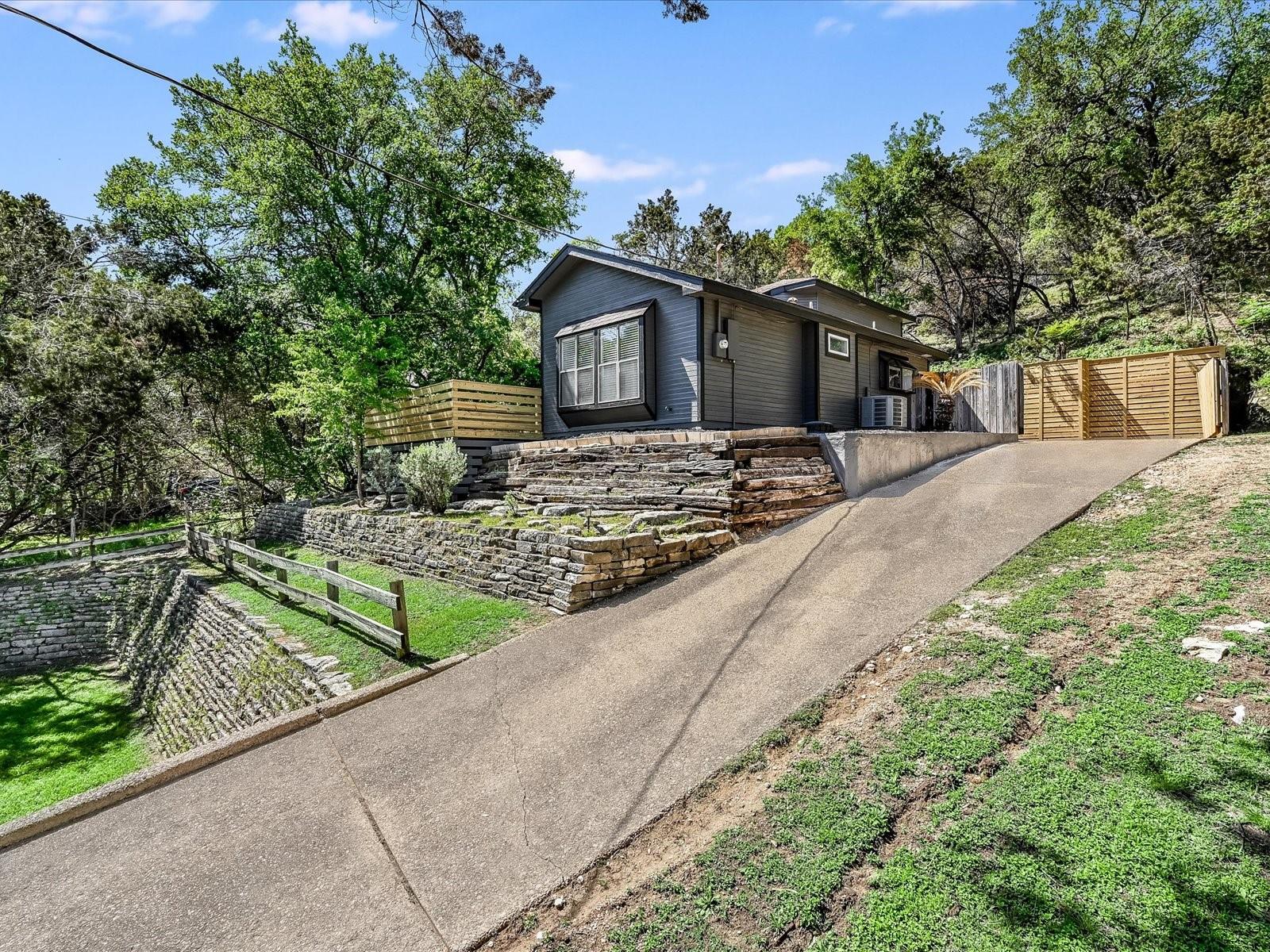 2712 Geronimo Trl Property Photo 1