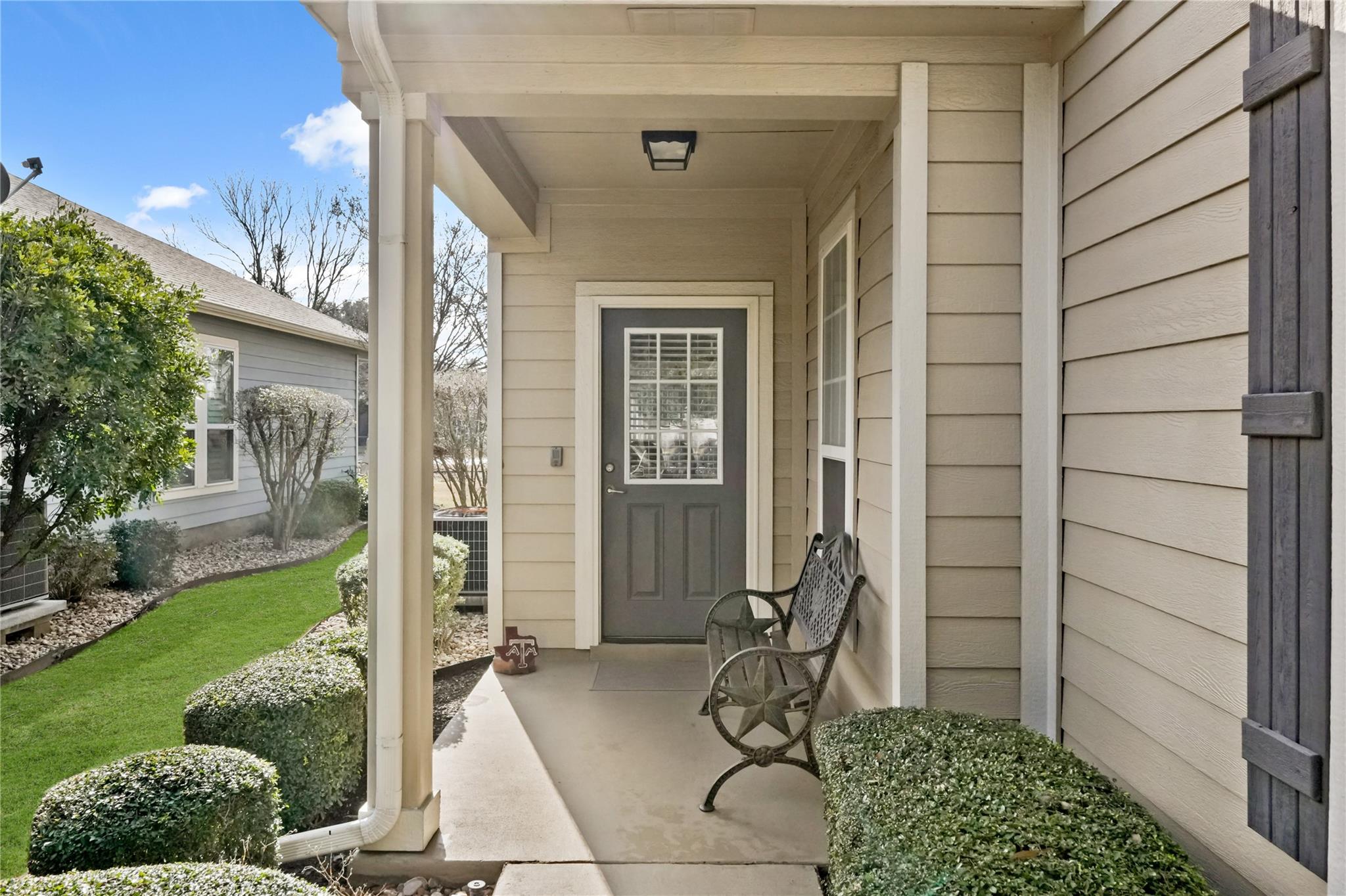 113 Hampton Cir Property Photo 3