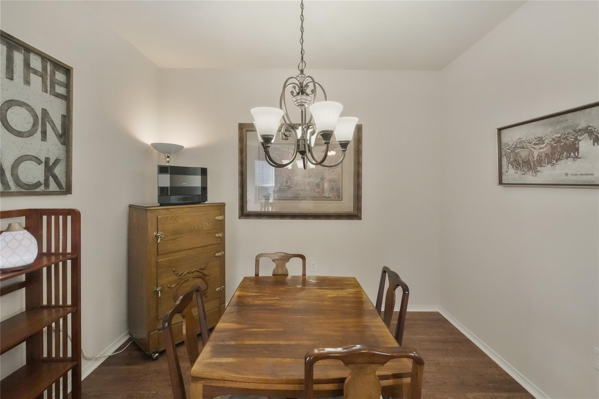 113 Hampton Cir Property Photo 6