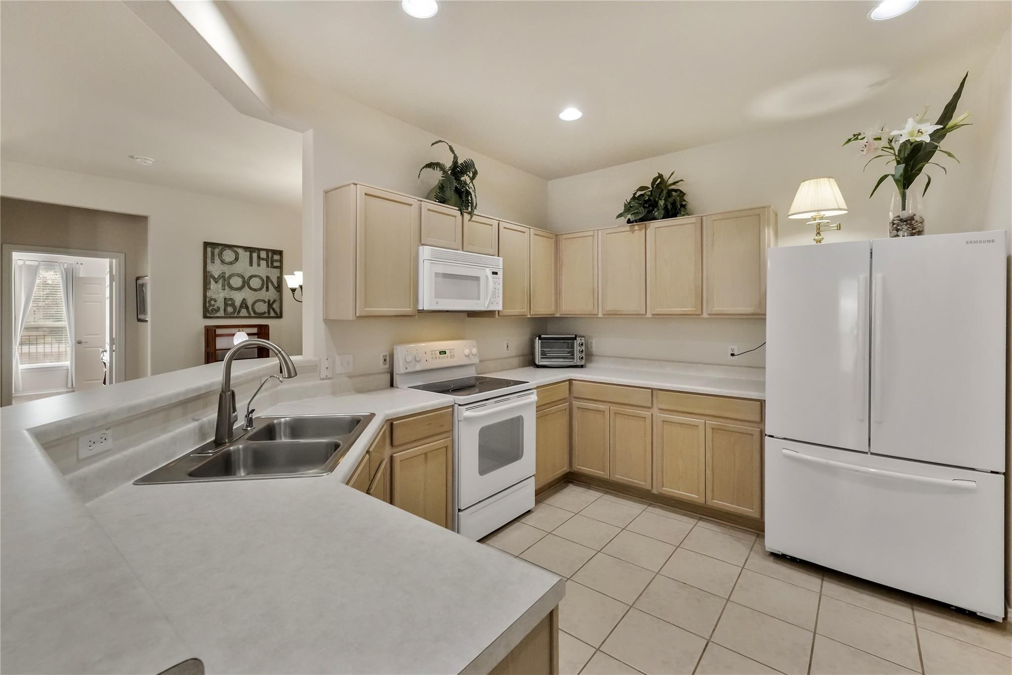 113 Hampton Cir Property Photo 8