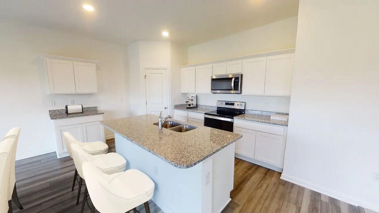 16029 Larustinus St Property Photo 3