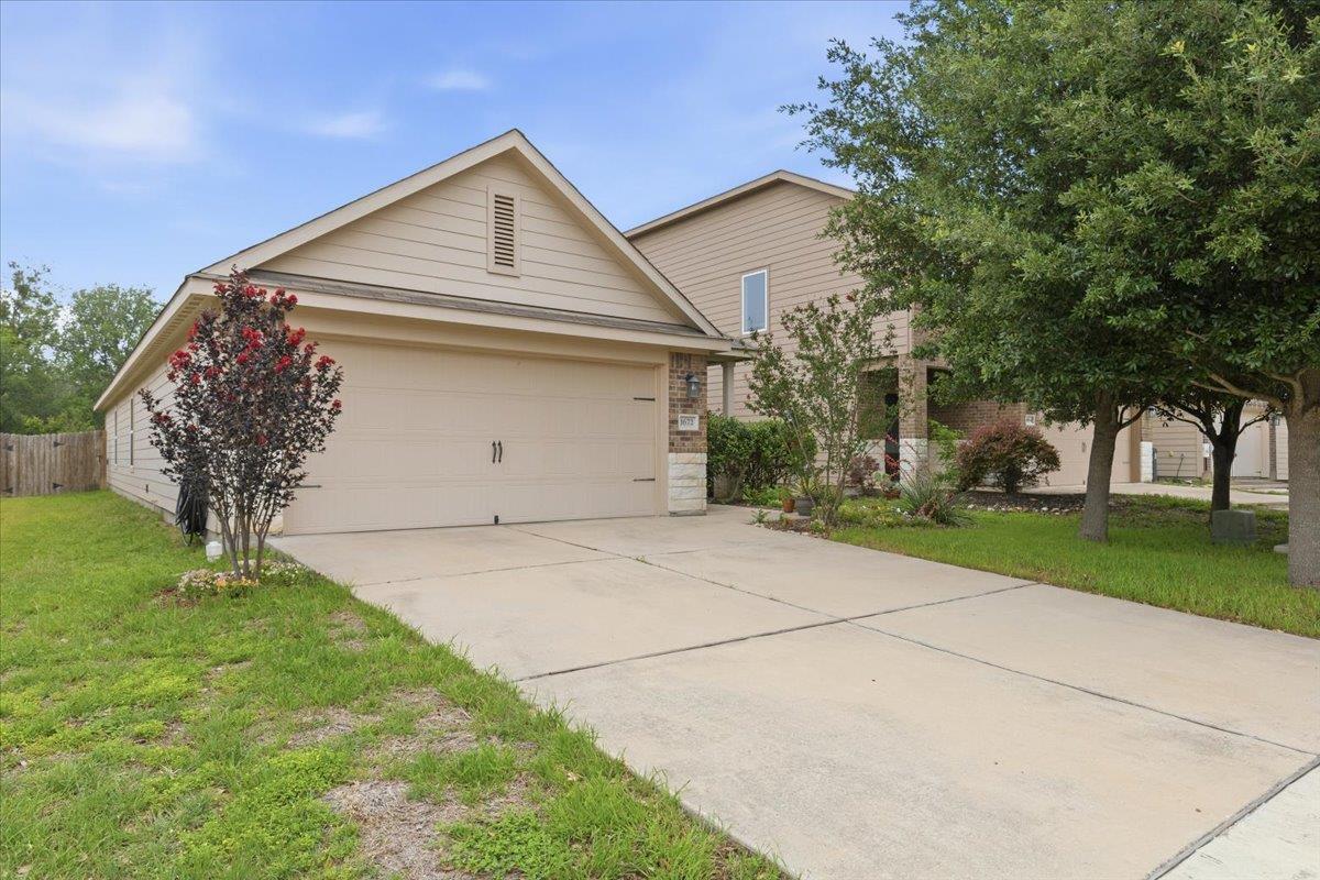 1672 Treeta Trl Property Photo 1
