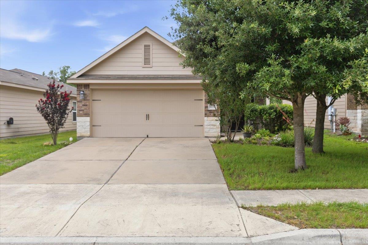 1672 Treeta Trl Property Photo 2