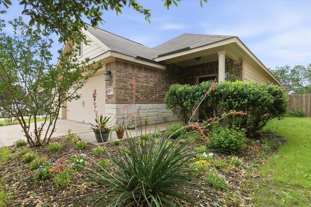 1672 Treeta Trl Property Photo 3