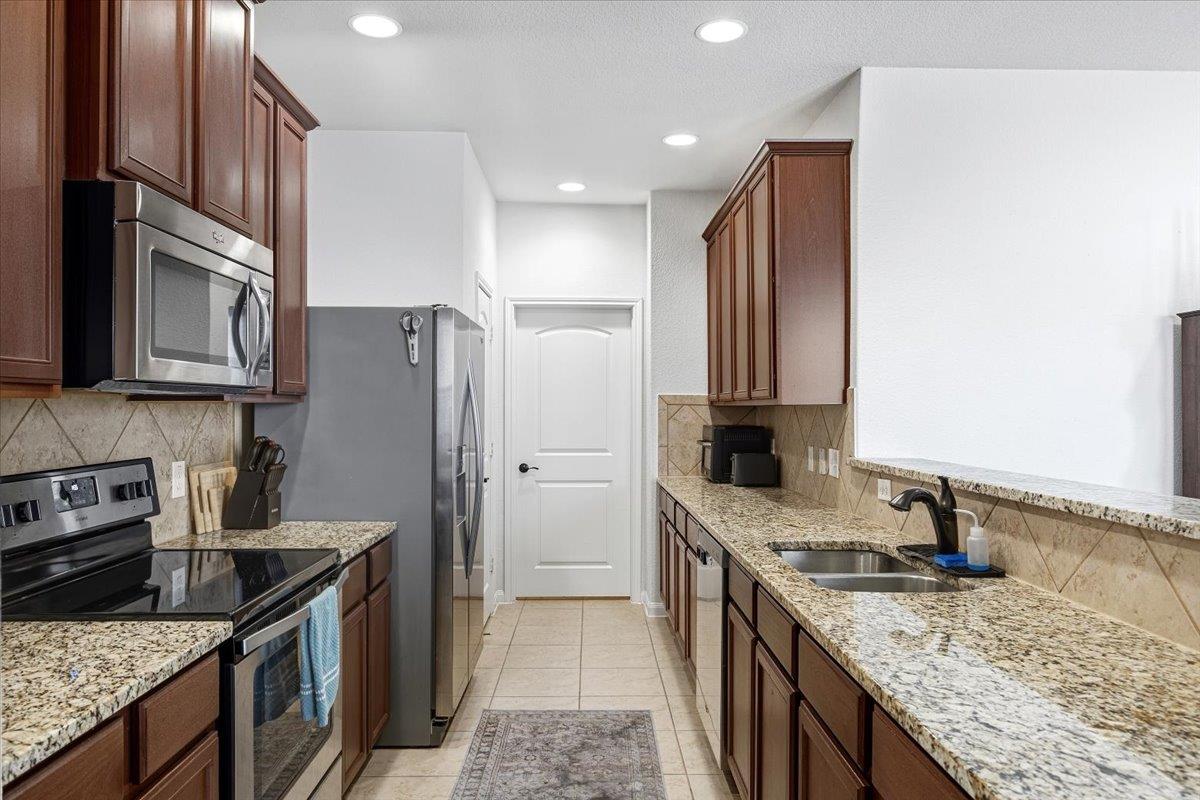 1672 Treeta Trl Property Photo 9