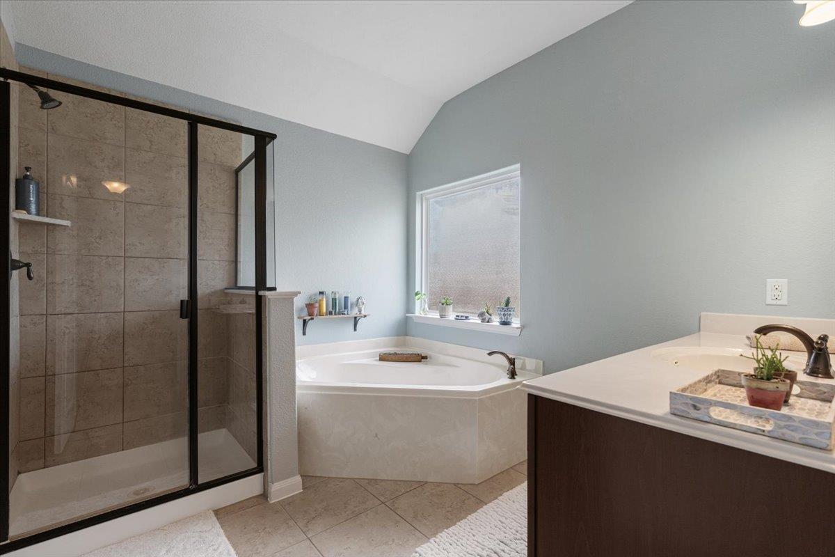 1672 Treeta Trl Property Photo 19