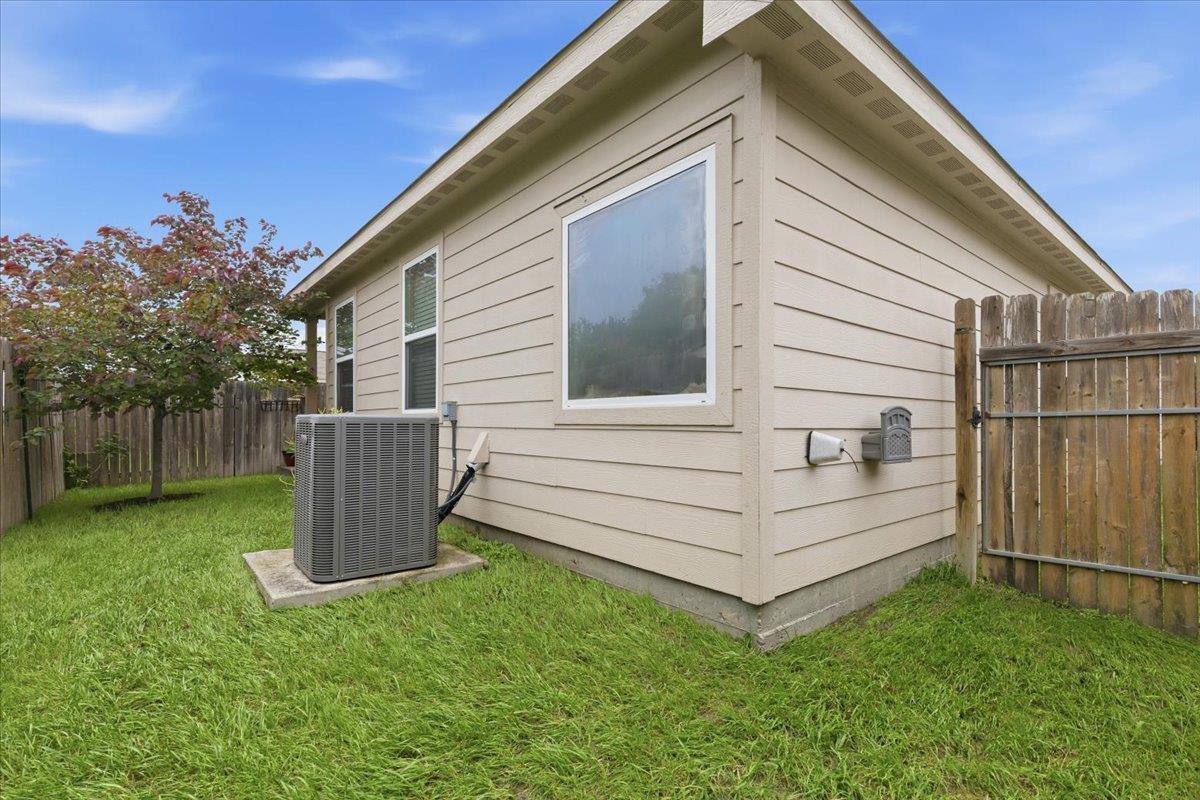 1672 Treeta Trl Property Photo 28