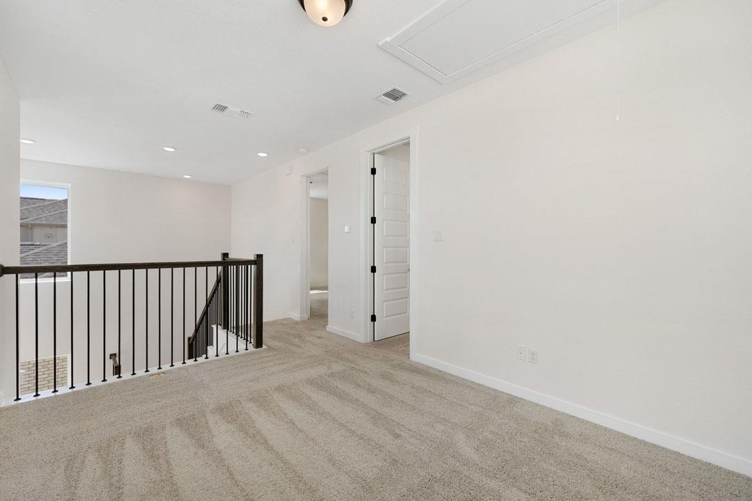 264 Bloomington Loop None Property Photo 30