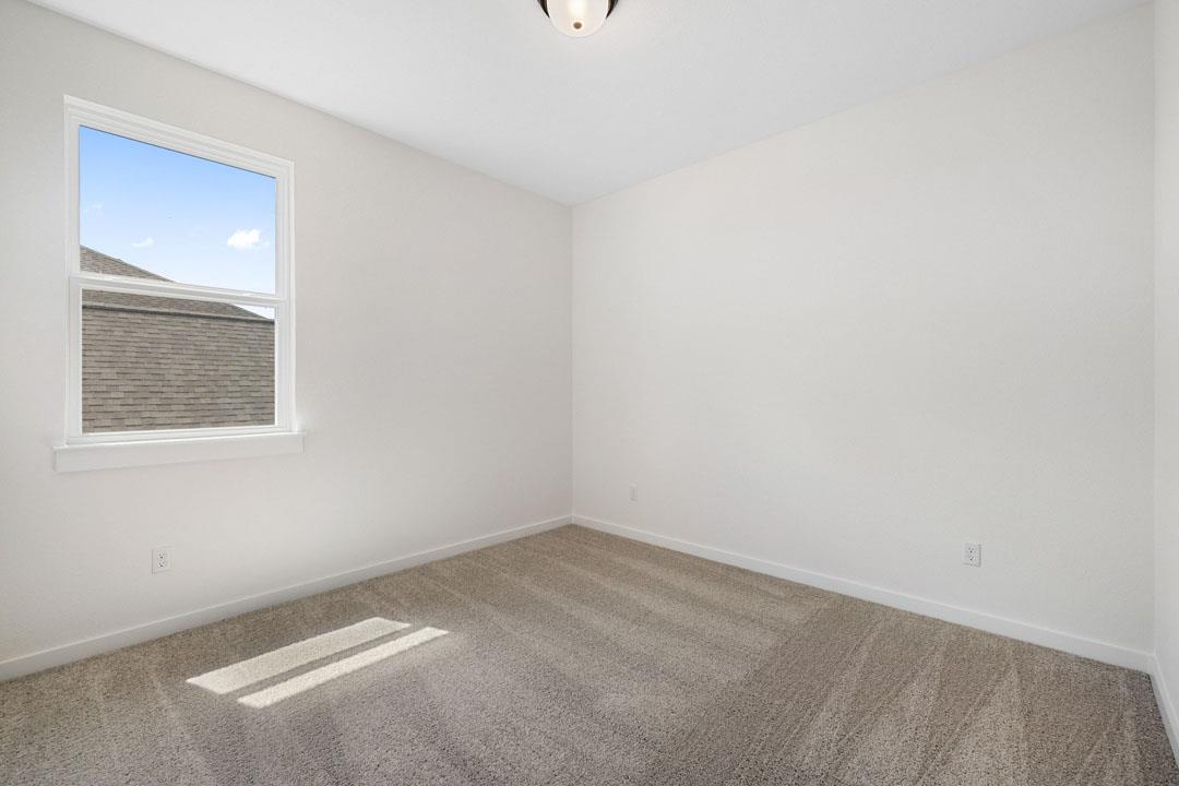 264 Bloomington Loop None Property Photo 32