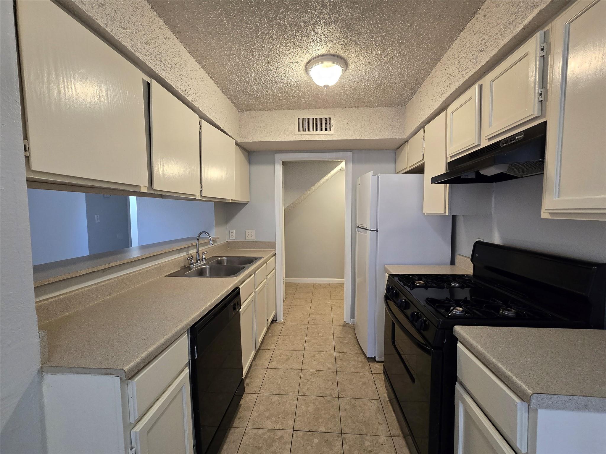 1309 Southport Dr #d Property Photo 4