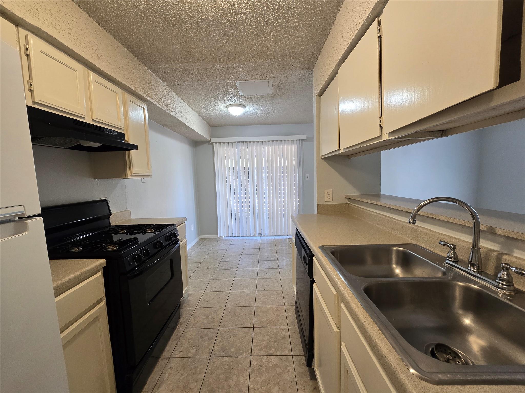 1309 Southport Dr #d Property Photo 5