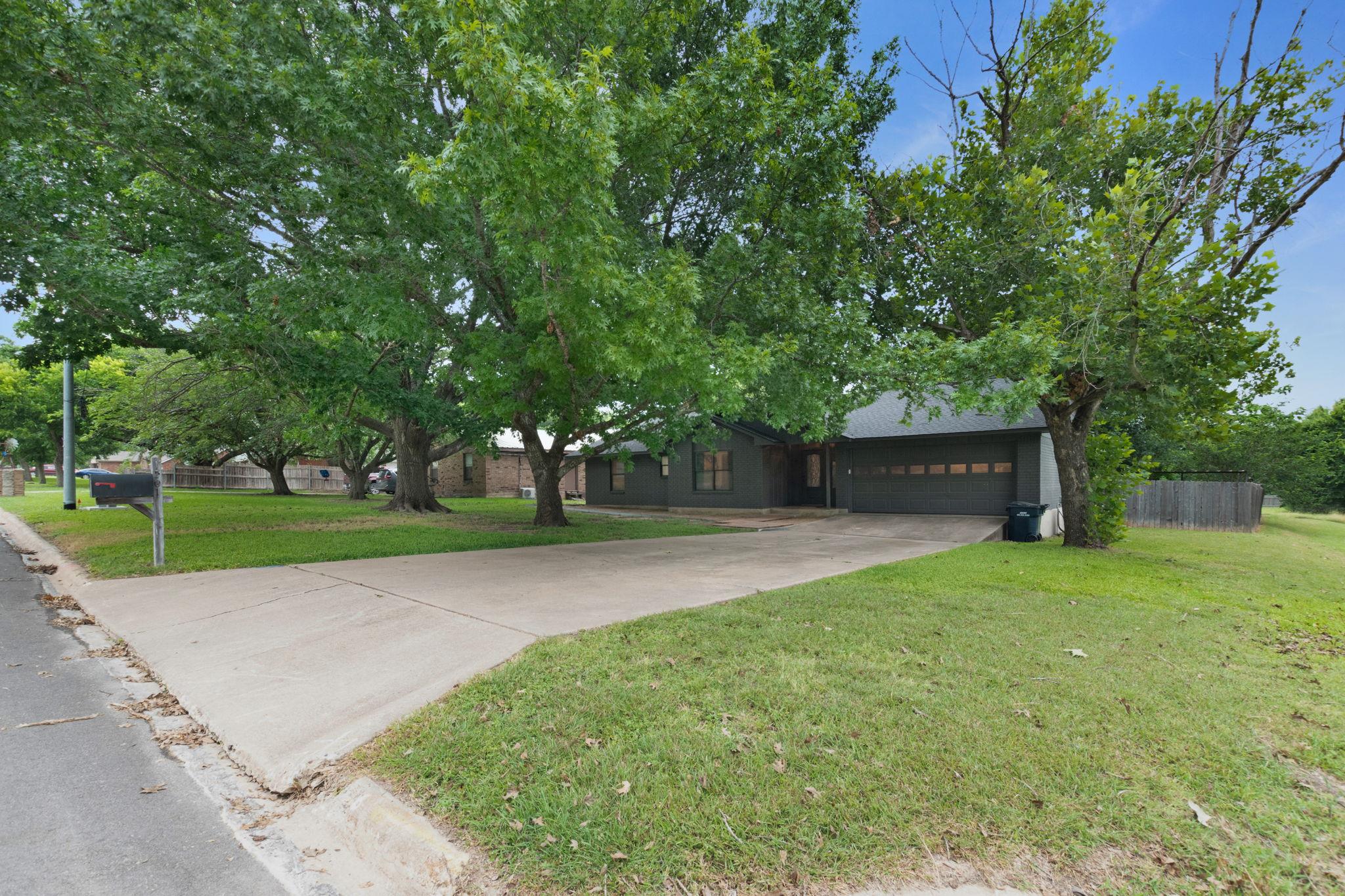 1501 Wofford Dr Property Photo 3