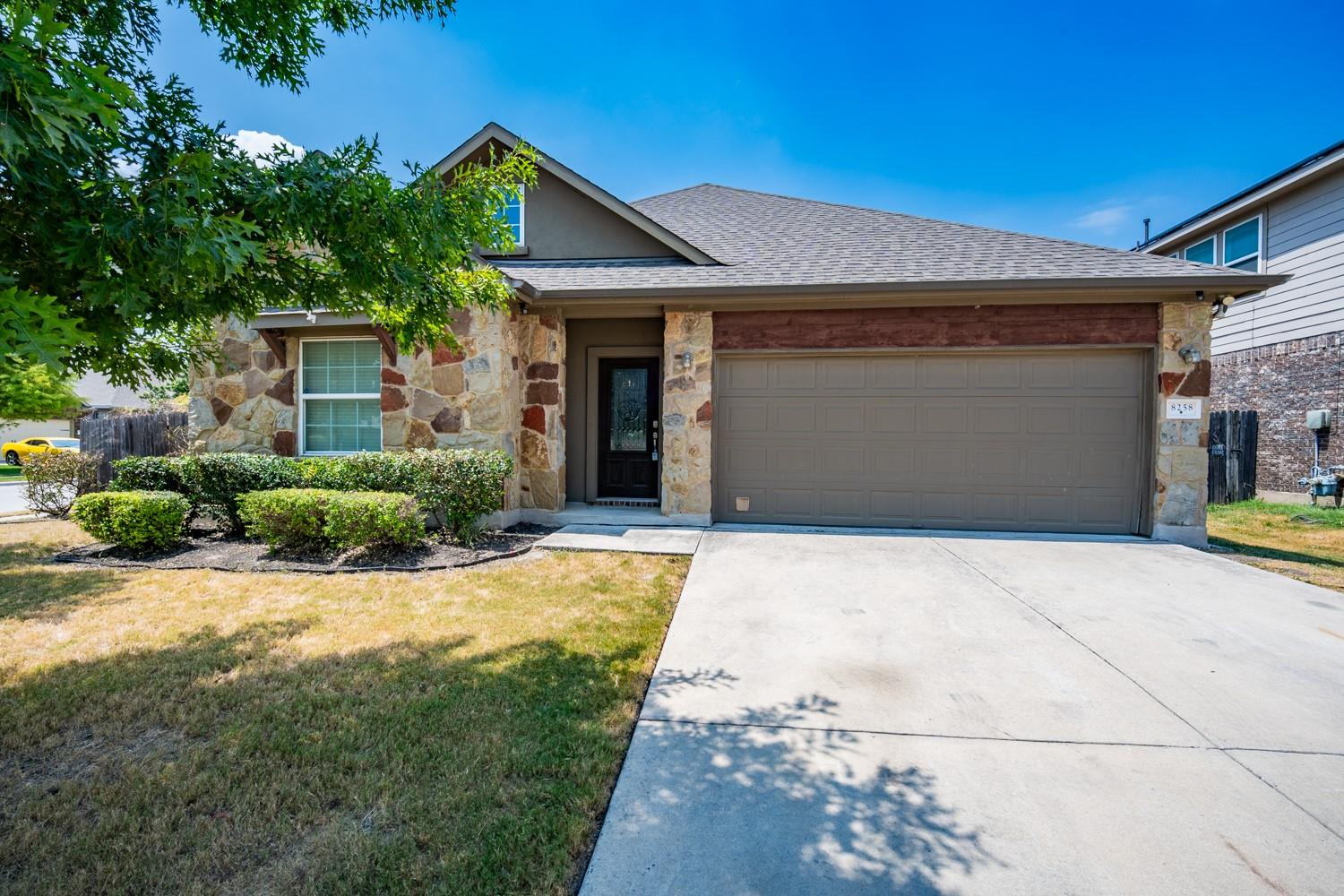 8258 Arezzo Dr Property Photo 1