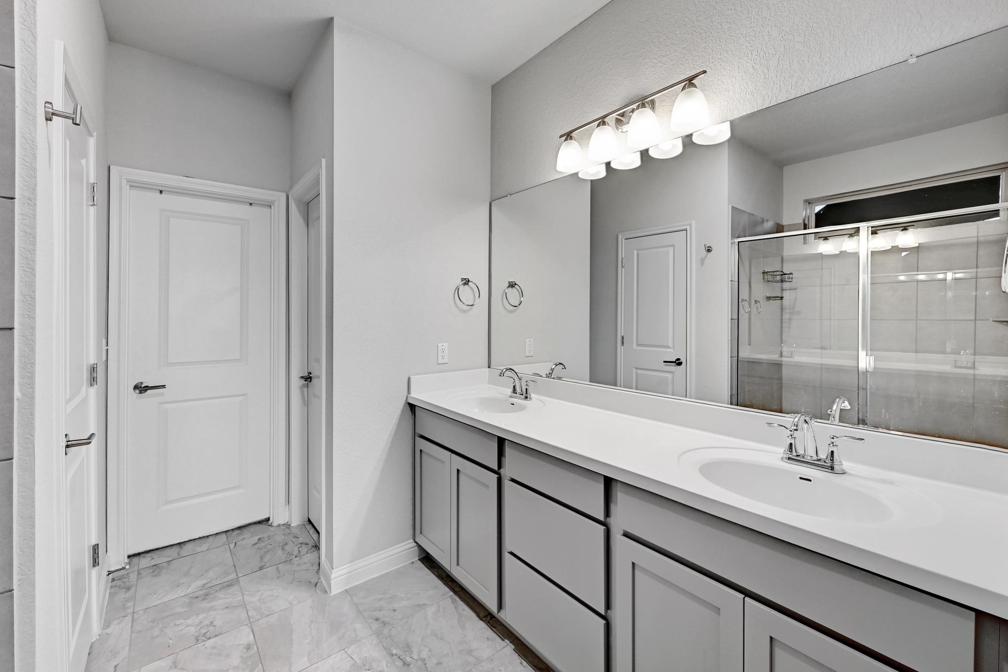 8300 Turnberry Ln Property Photo 12